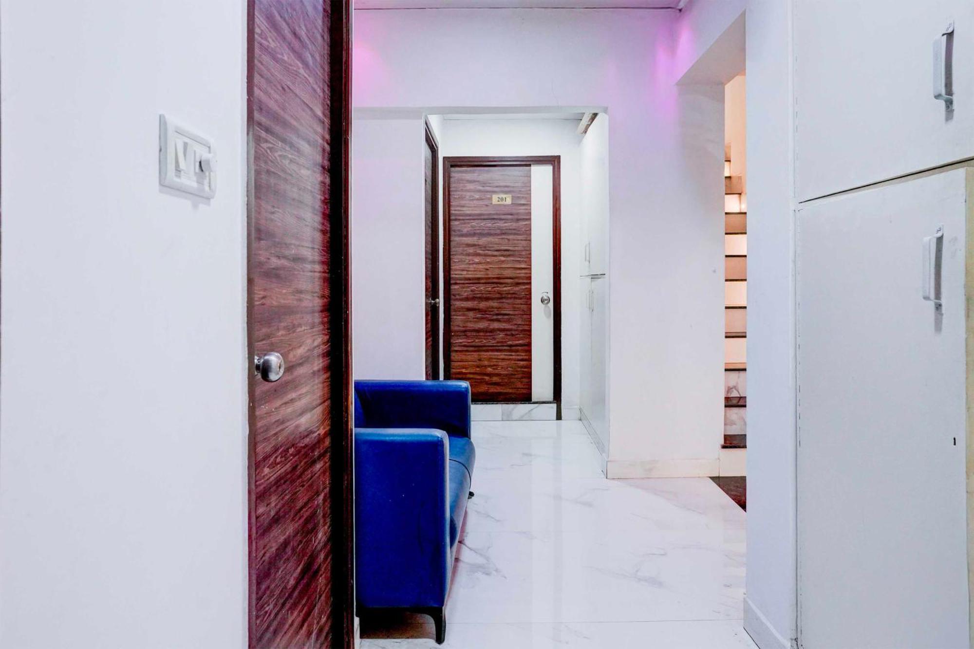 Hotel O Lokhandwala Andheri West