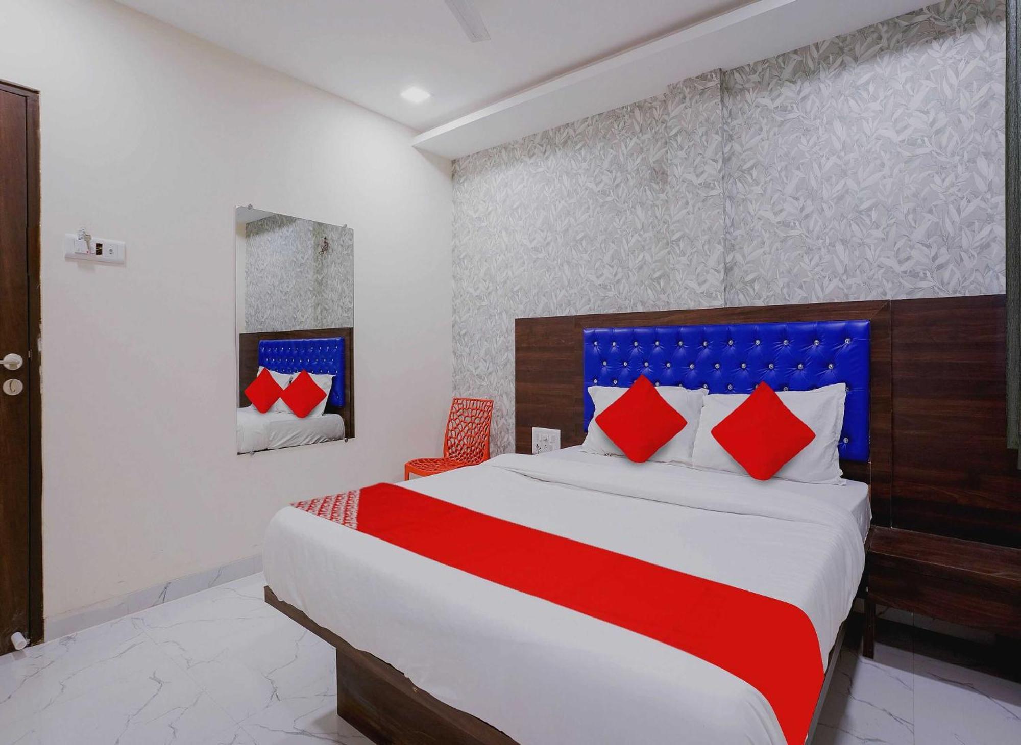 O King Residency Near Bharat Talkies Hotel