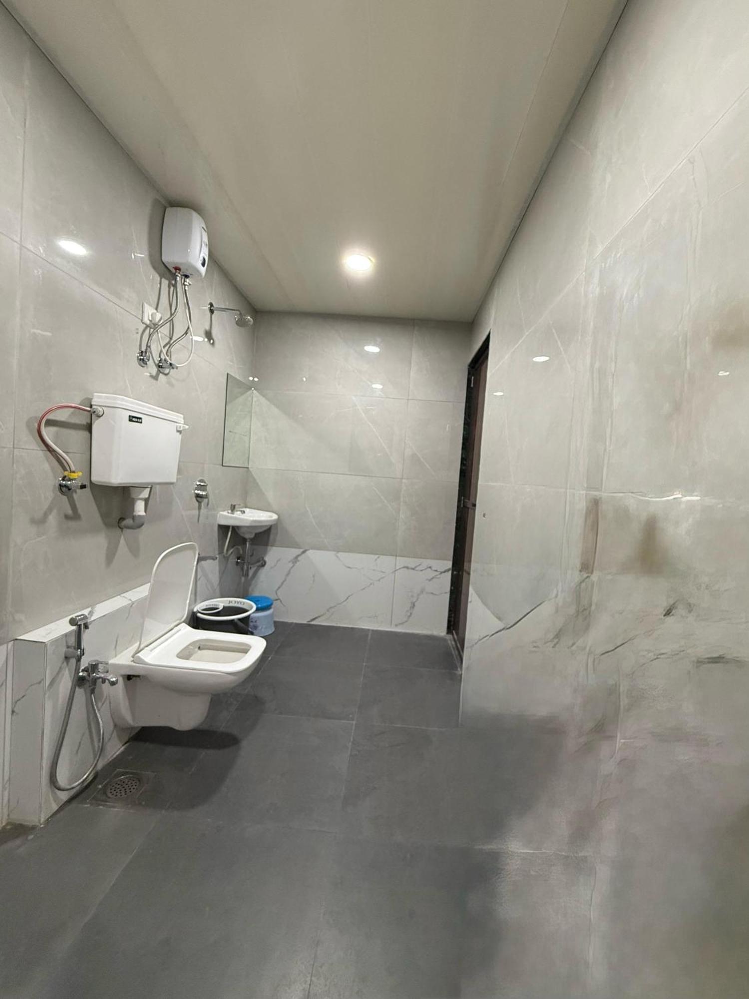 Hotel Marine Line Near Churchgate