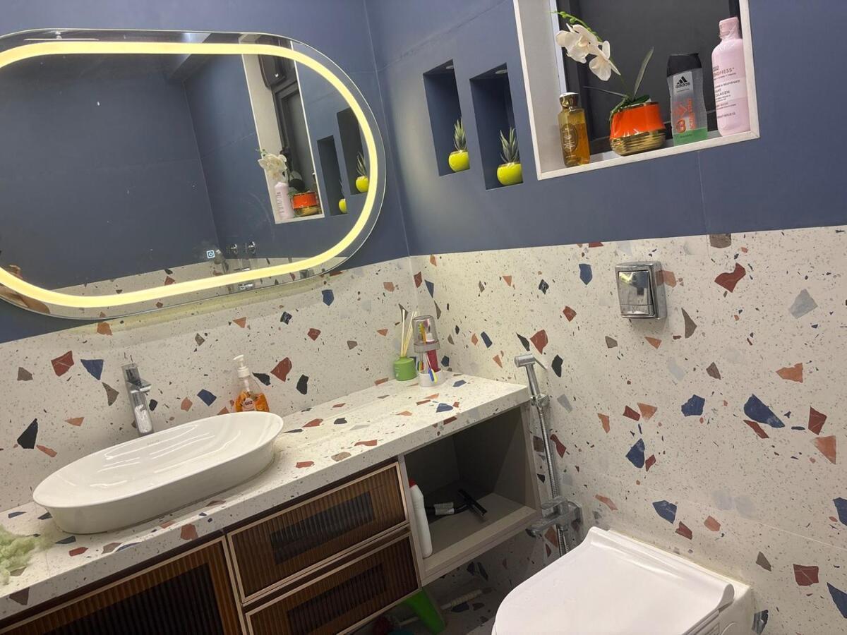 Apartment 2bhk Flat In Kandivali,mumbai Mumbai