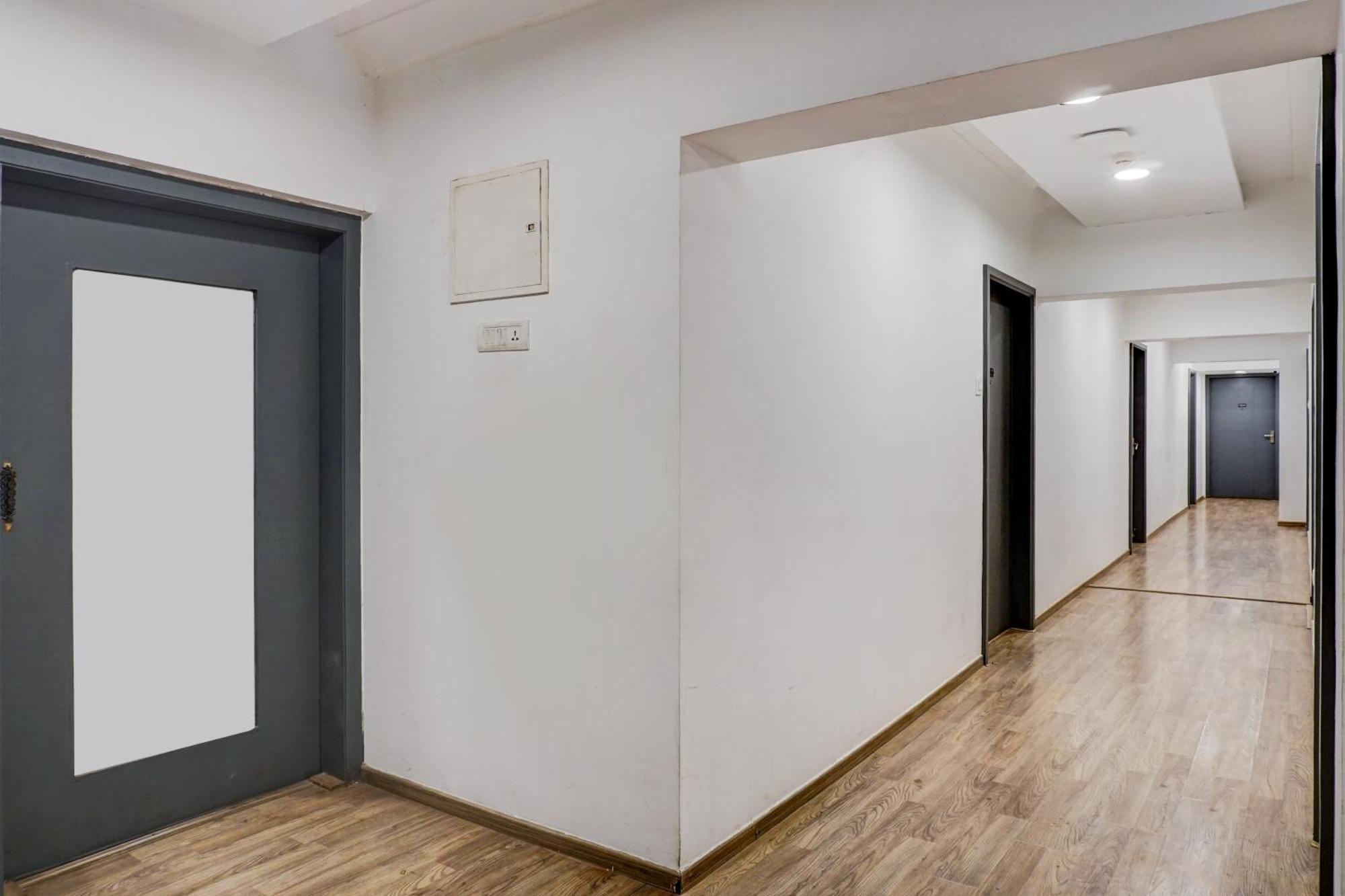 Super Townhouse Exhibition Centre Goregaon 3*