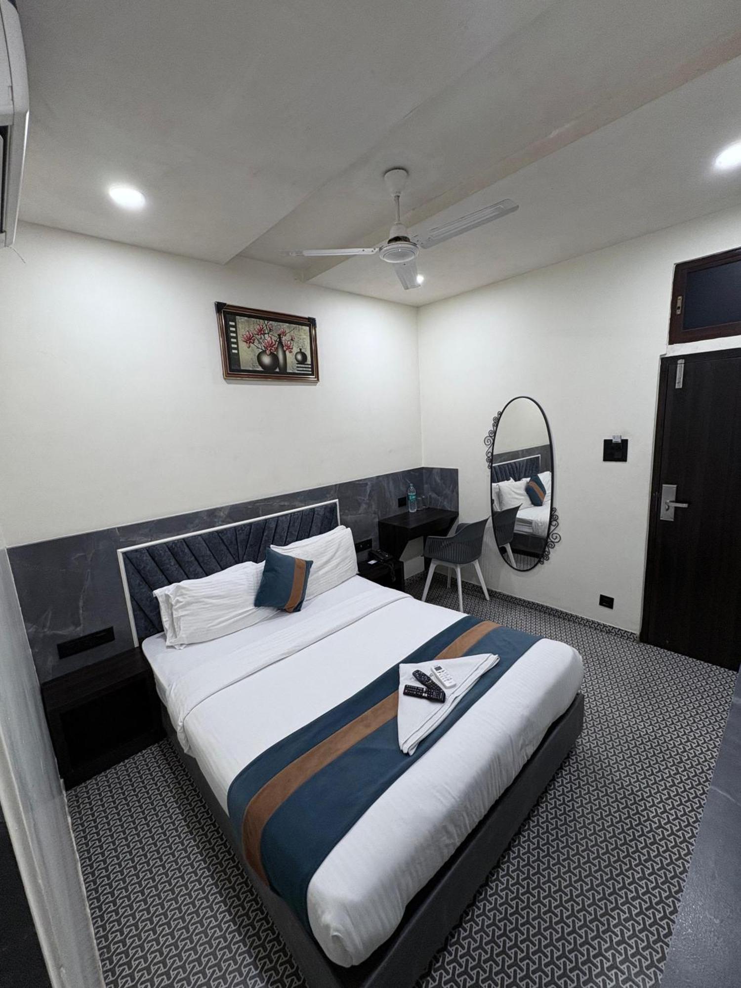 Diamond Hotel 3*