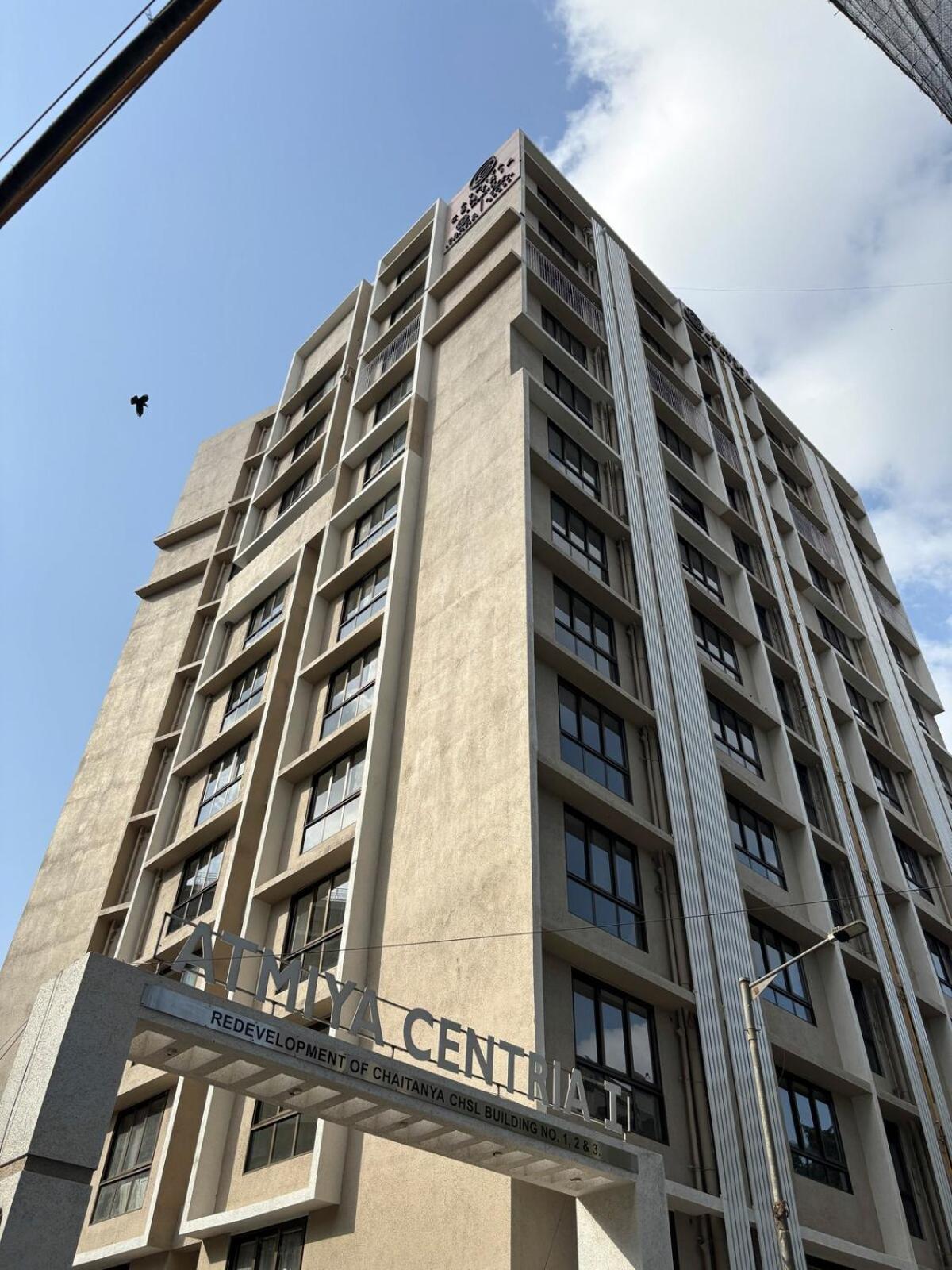 Breezy, Bright, Upper Floor 2bhk Nr Bkc & Airport *