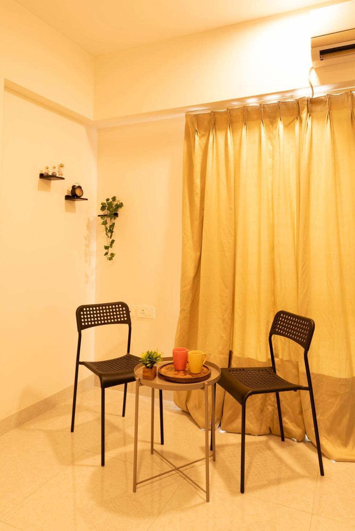 Breezy, Bright, Upper Floor 2bhk Nr Bkc & Airport Apartment Mumbai