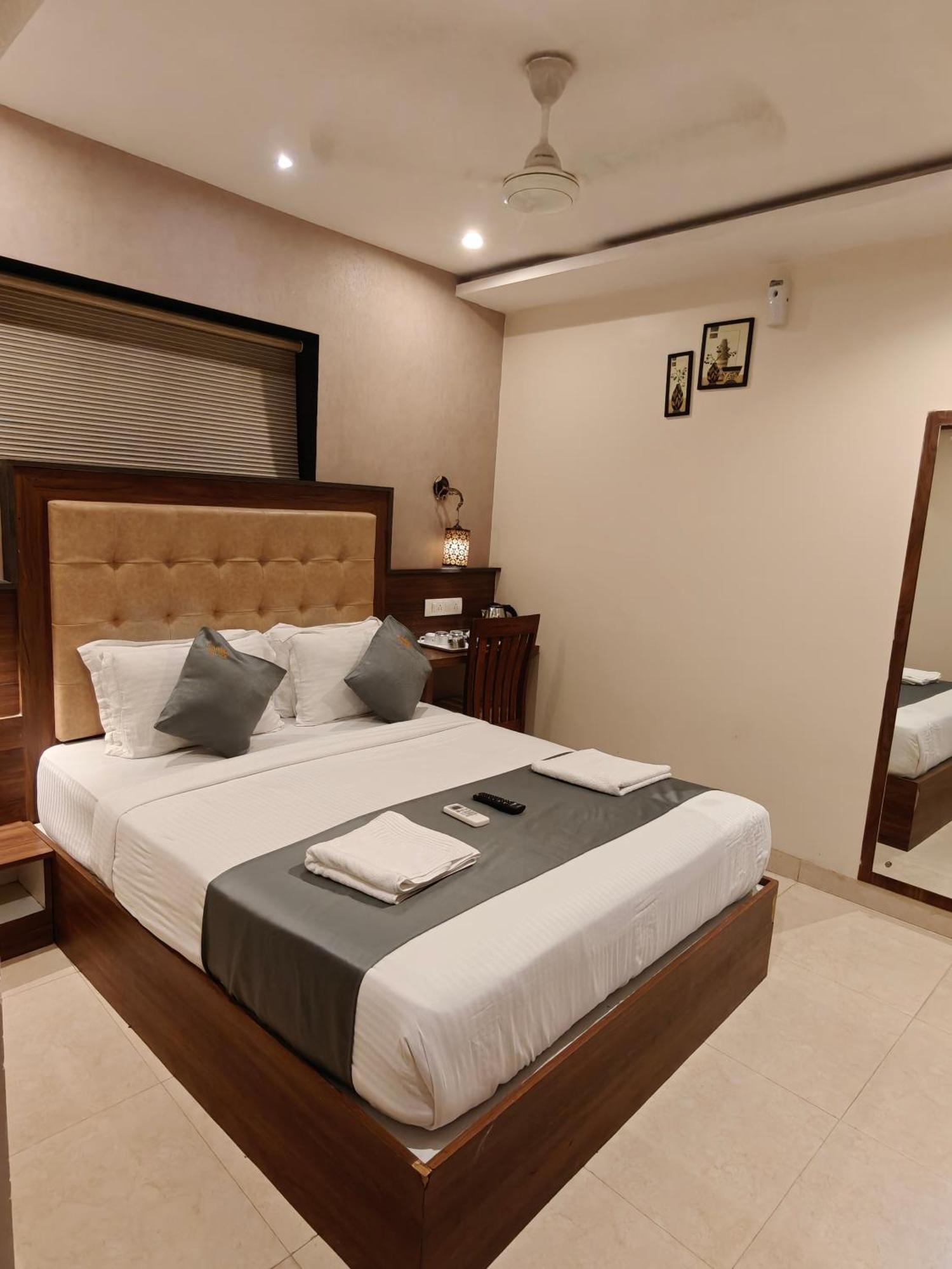 Hotel Amber Palace 3*