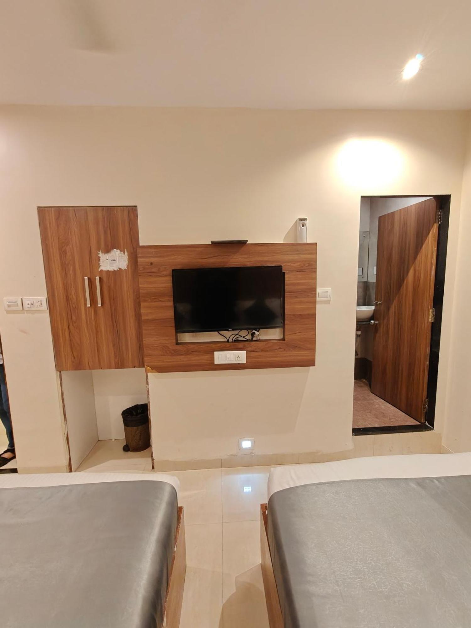 Hotel Amber Palace 3*