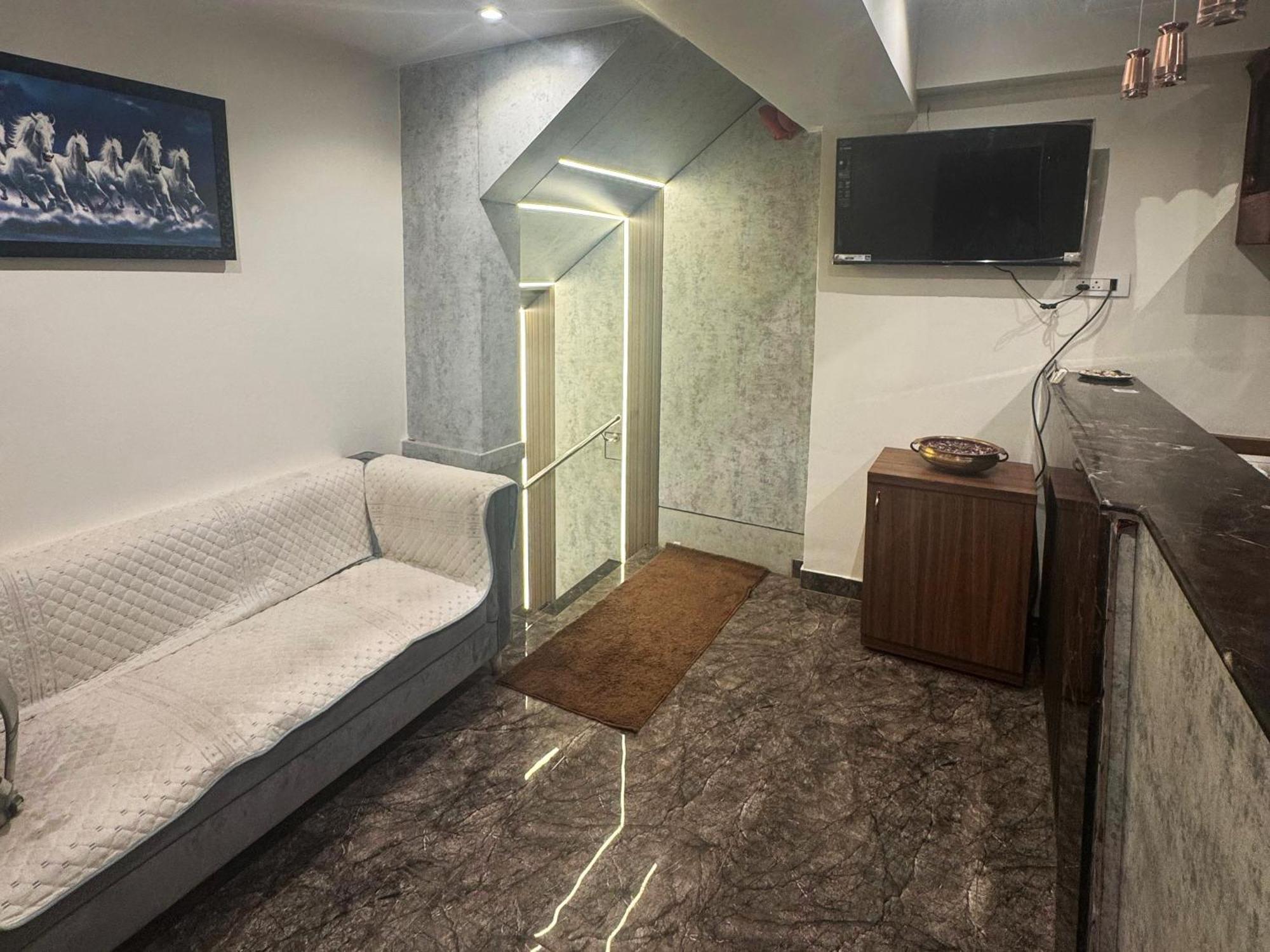 Hotel Sahara Residency 2*