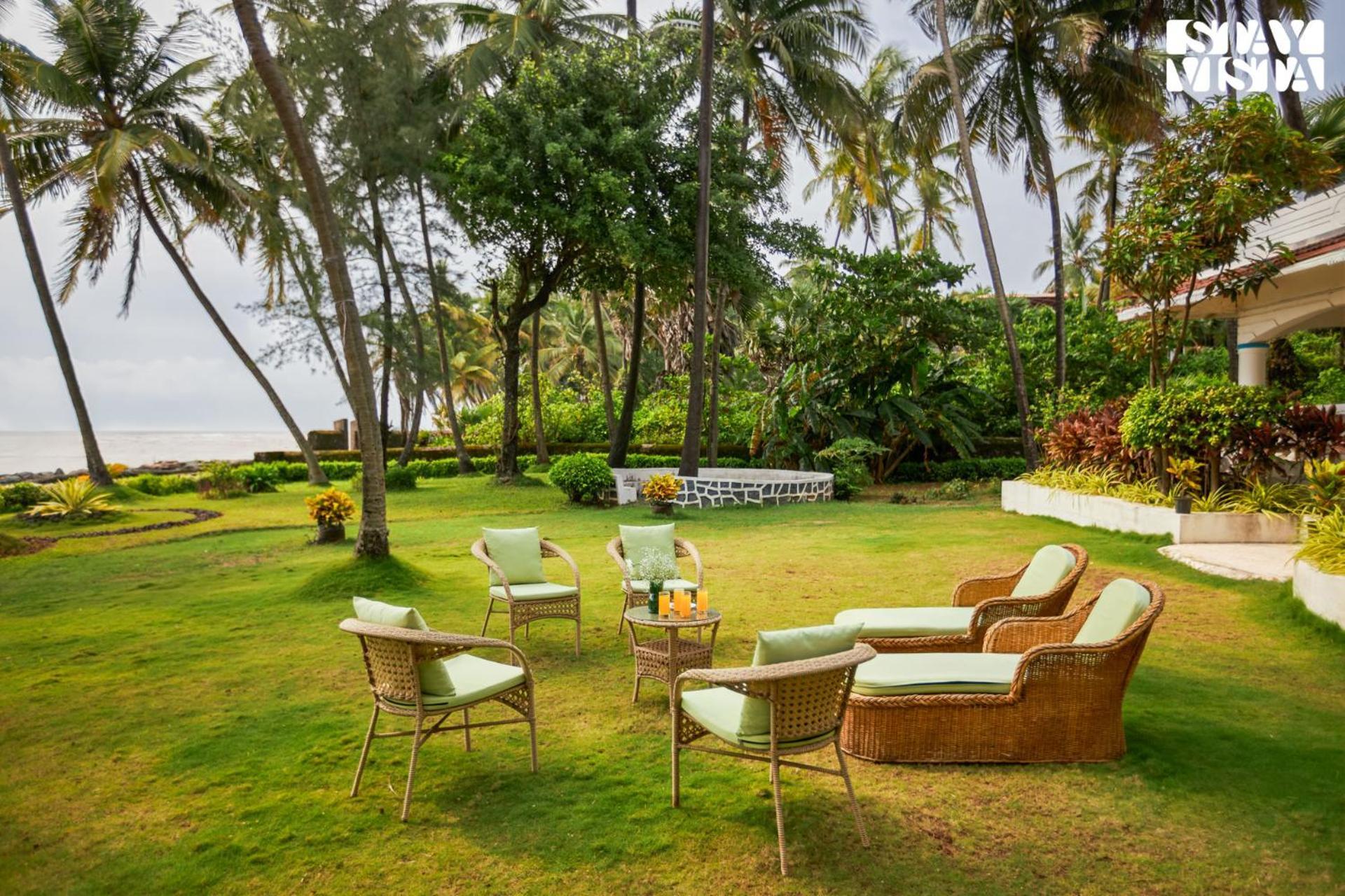 Stayvista's Bharat - Beachfront Serenity With A Spacious Lawn * Mumbai