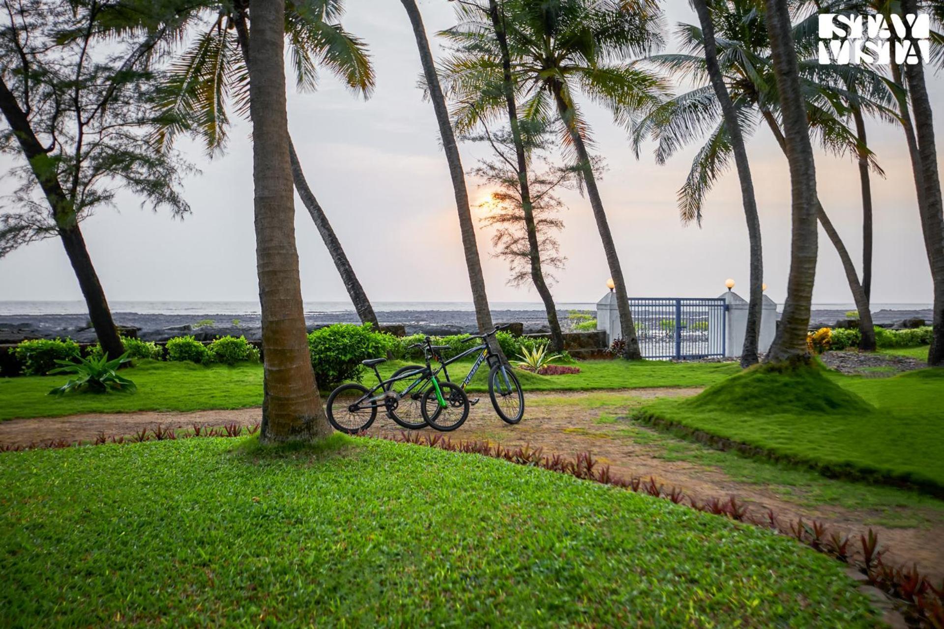 Stayvista's Bharat - Beachfront Serenity With A Spacious Lawn Villa