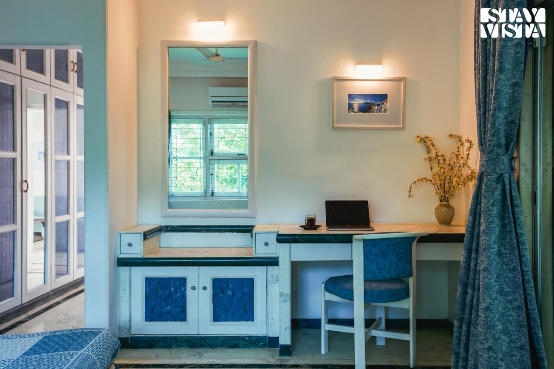 Villa Stayvista's Bharat - Beachfront Serenity With A Spacious Lawn Mumbai