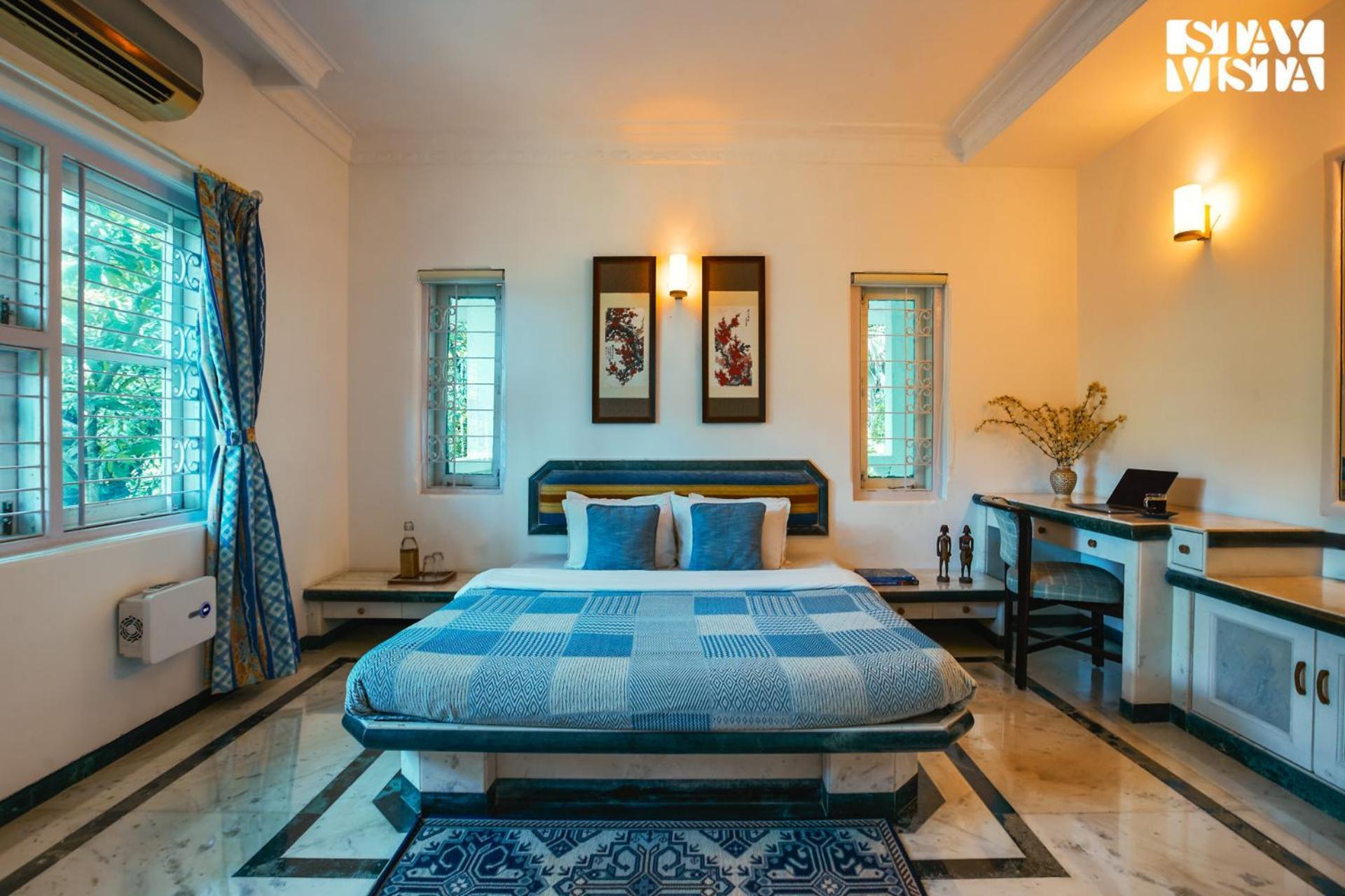 Villa Stayvista's Bharat - Beachfront Serenity With A Spacious Lawn Mumbai