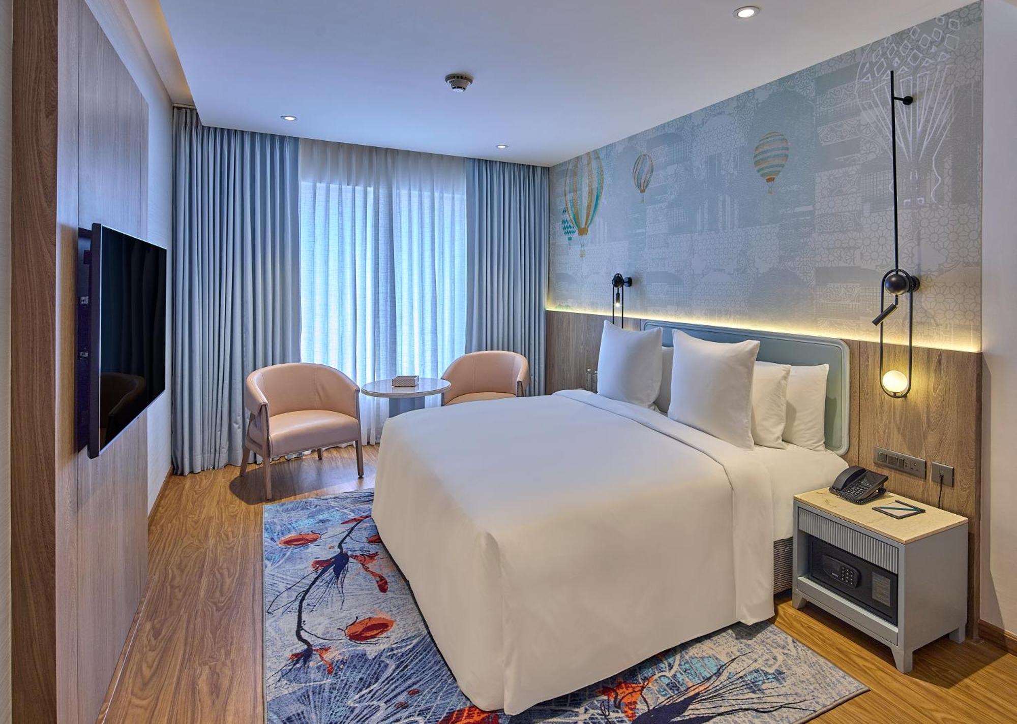 Iconiqa International Airport Hotel 5*