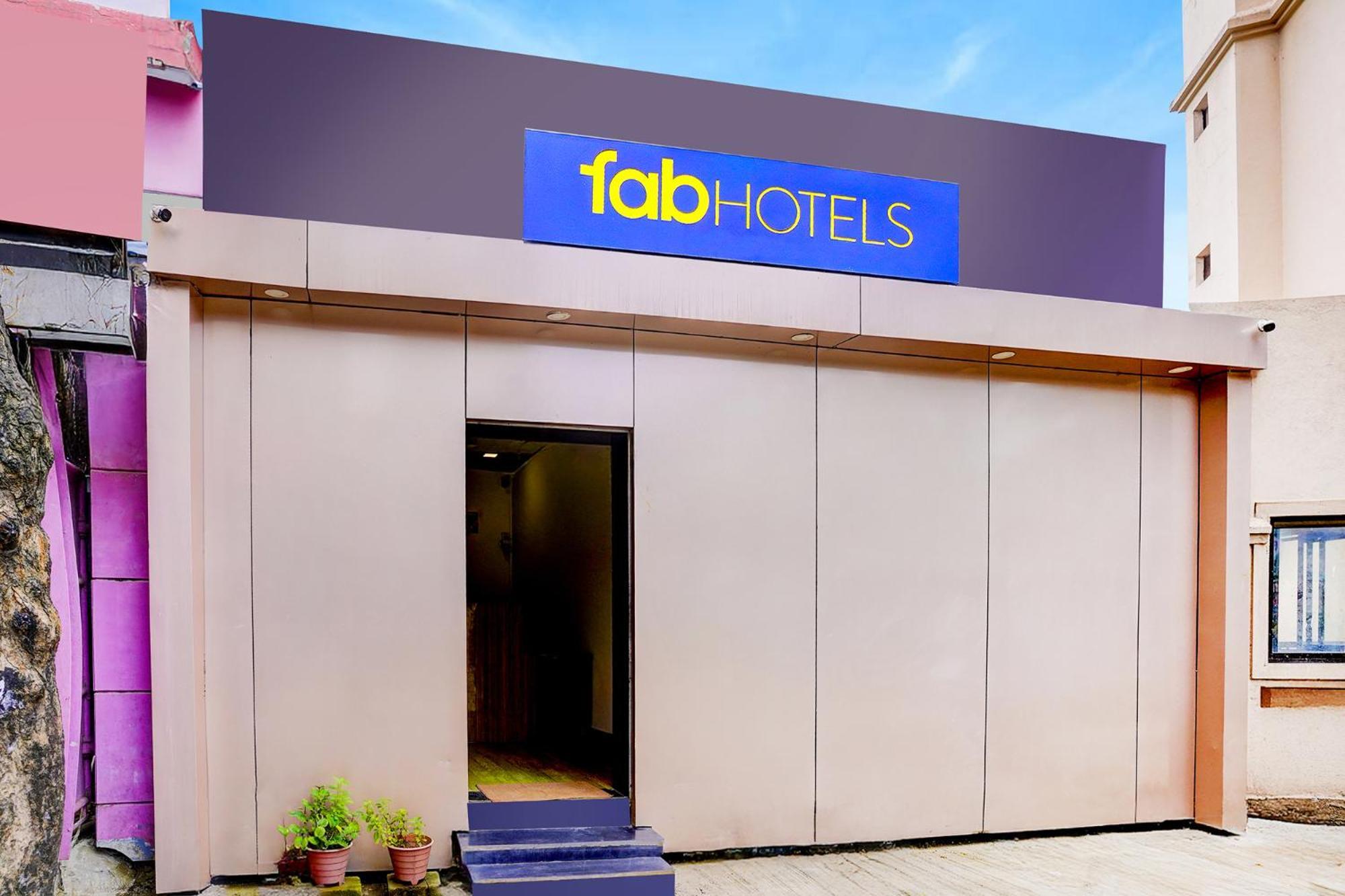 Hotel Fabexpress Sumit Palace 3*