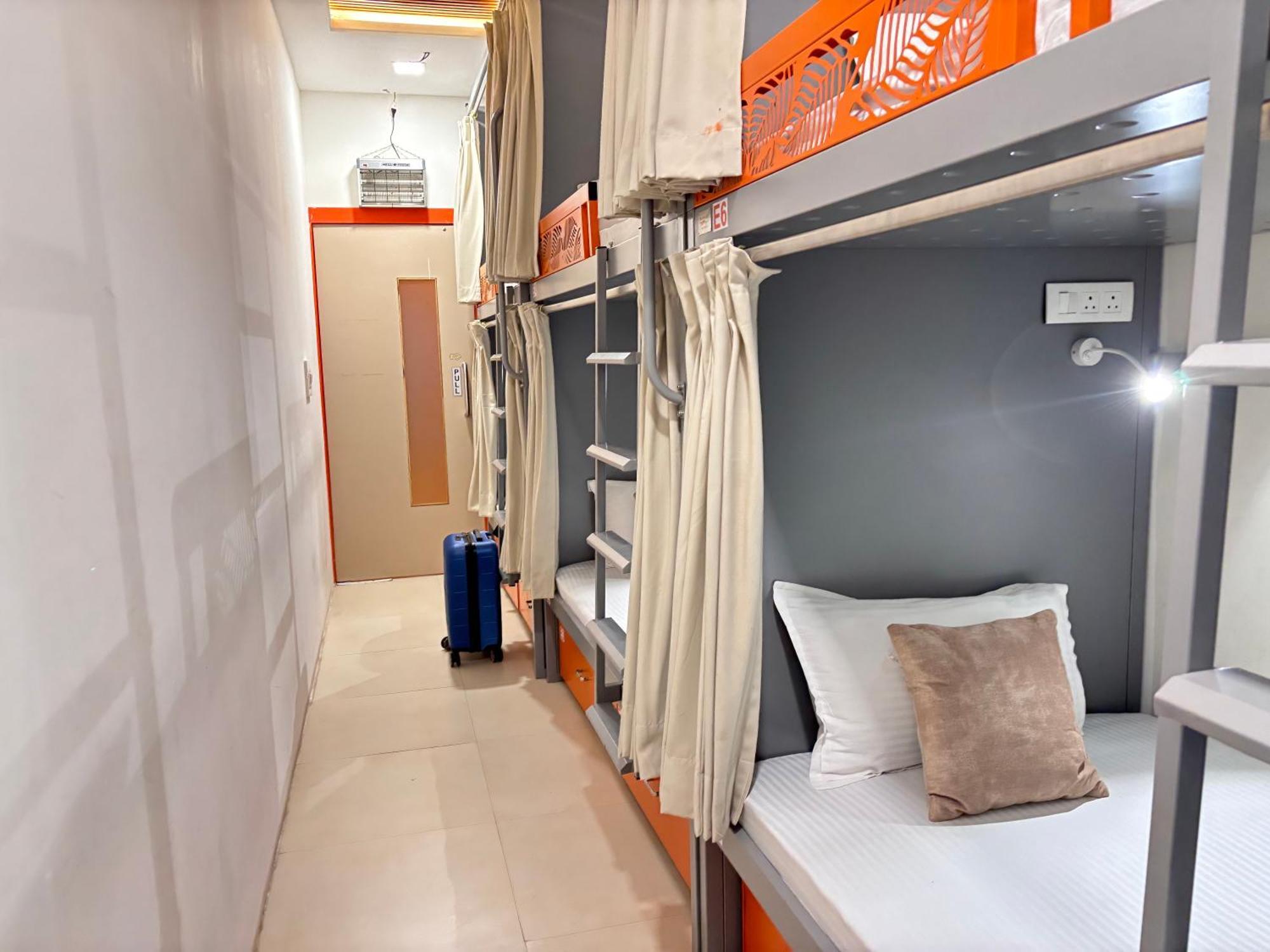 Hostel Ostelo Airport *