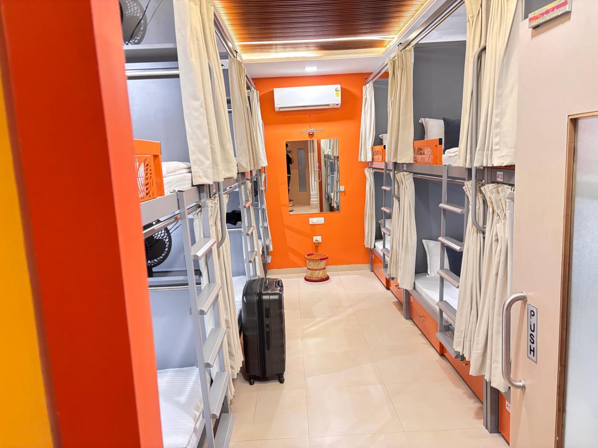 Ostelo Airport * Mumbai