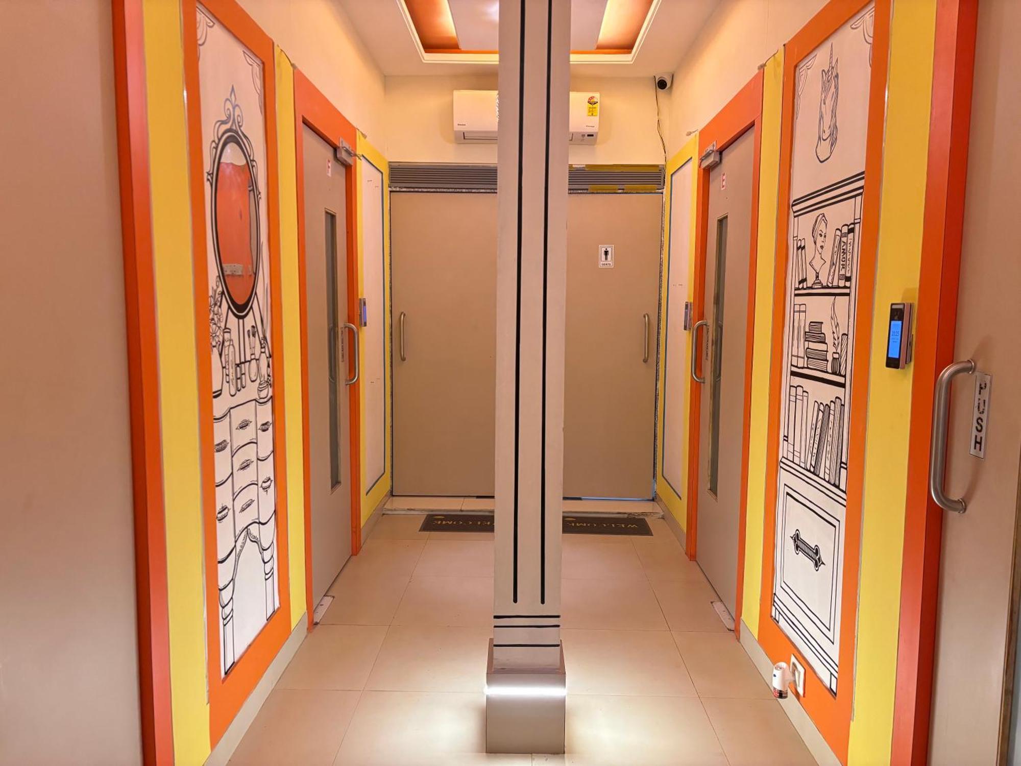 Ostelo Airport * Mumbai