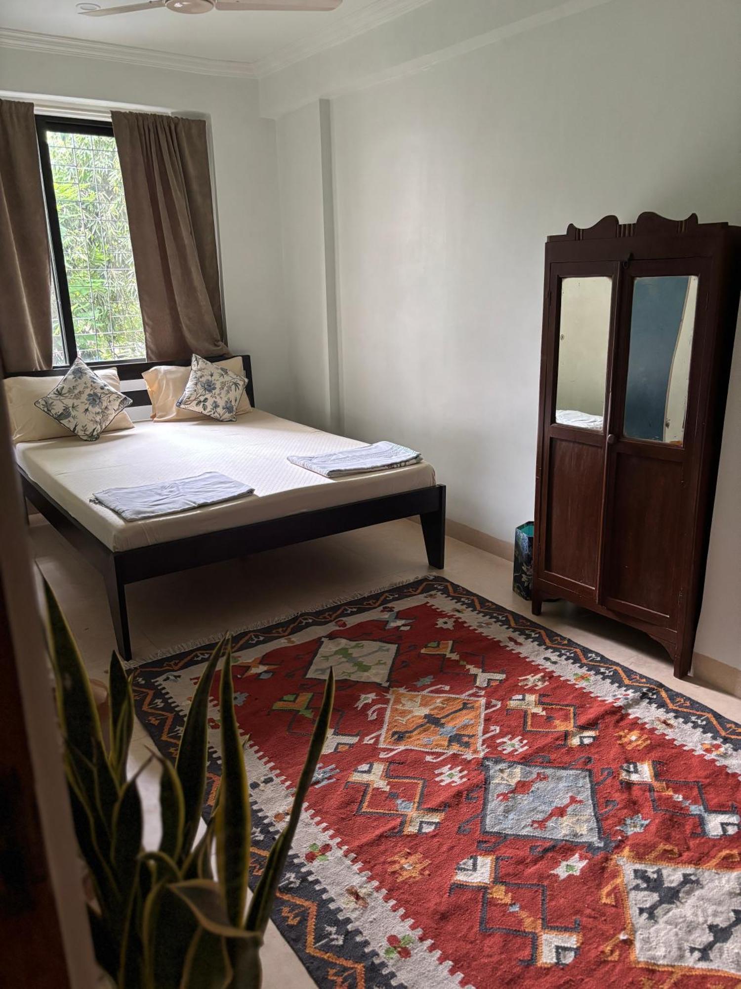 Serene In Chuim Village Mumbai