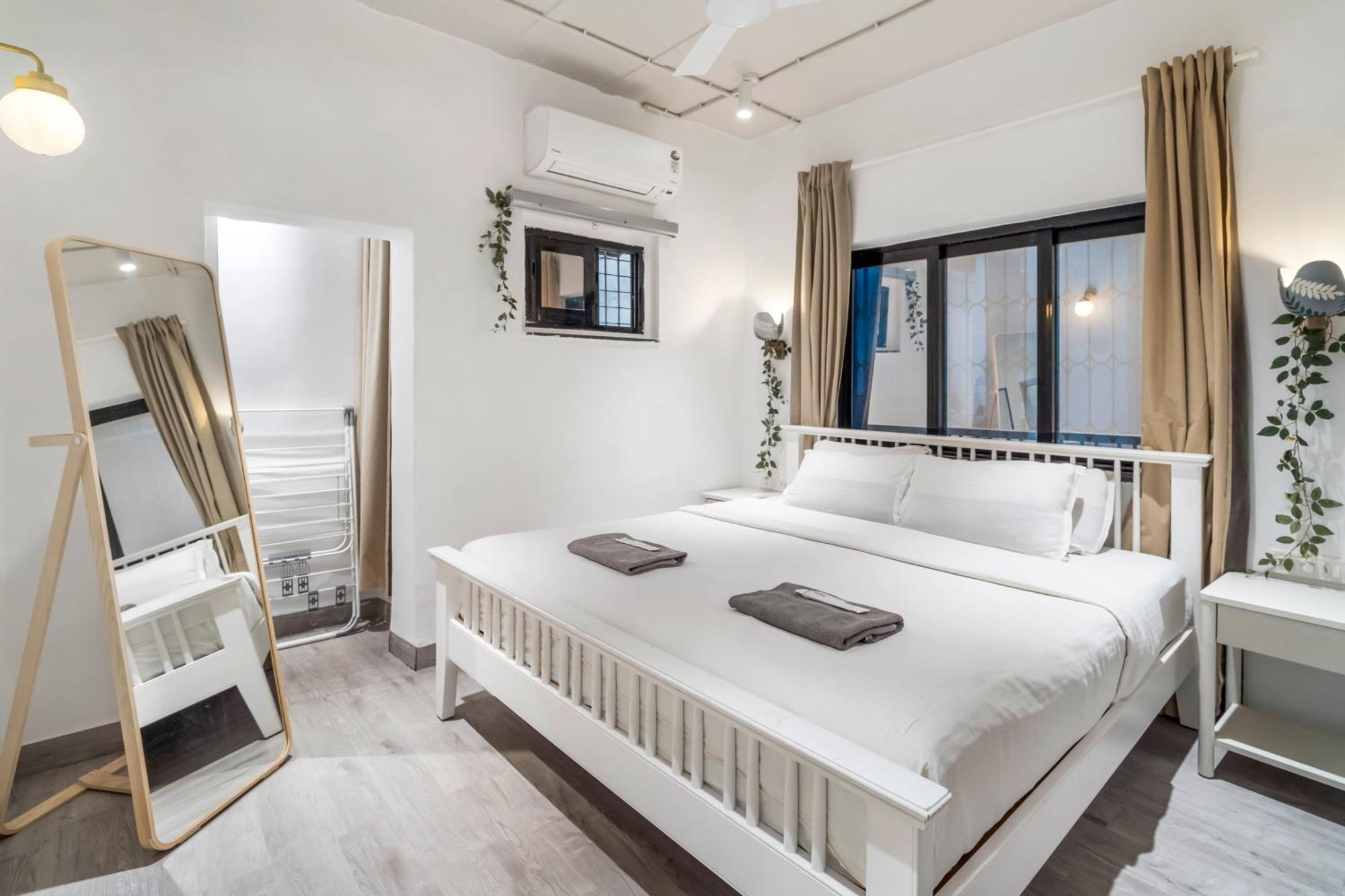 Vera 1bhk Bandra W By The Company Mumbai