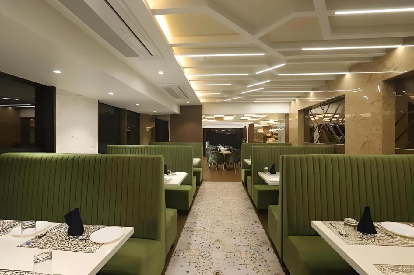 Auris & Banquets, International Airport