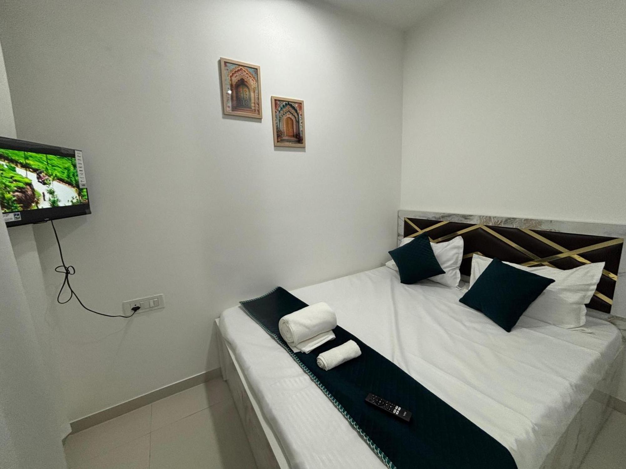 Apartment Atithi Homes Luxe Kandivali