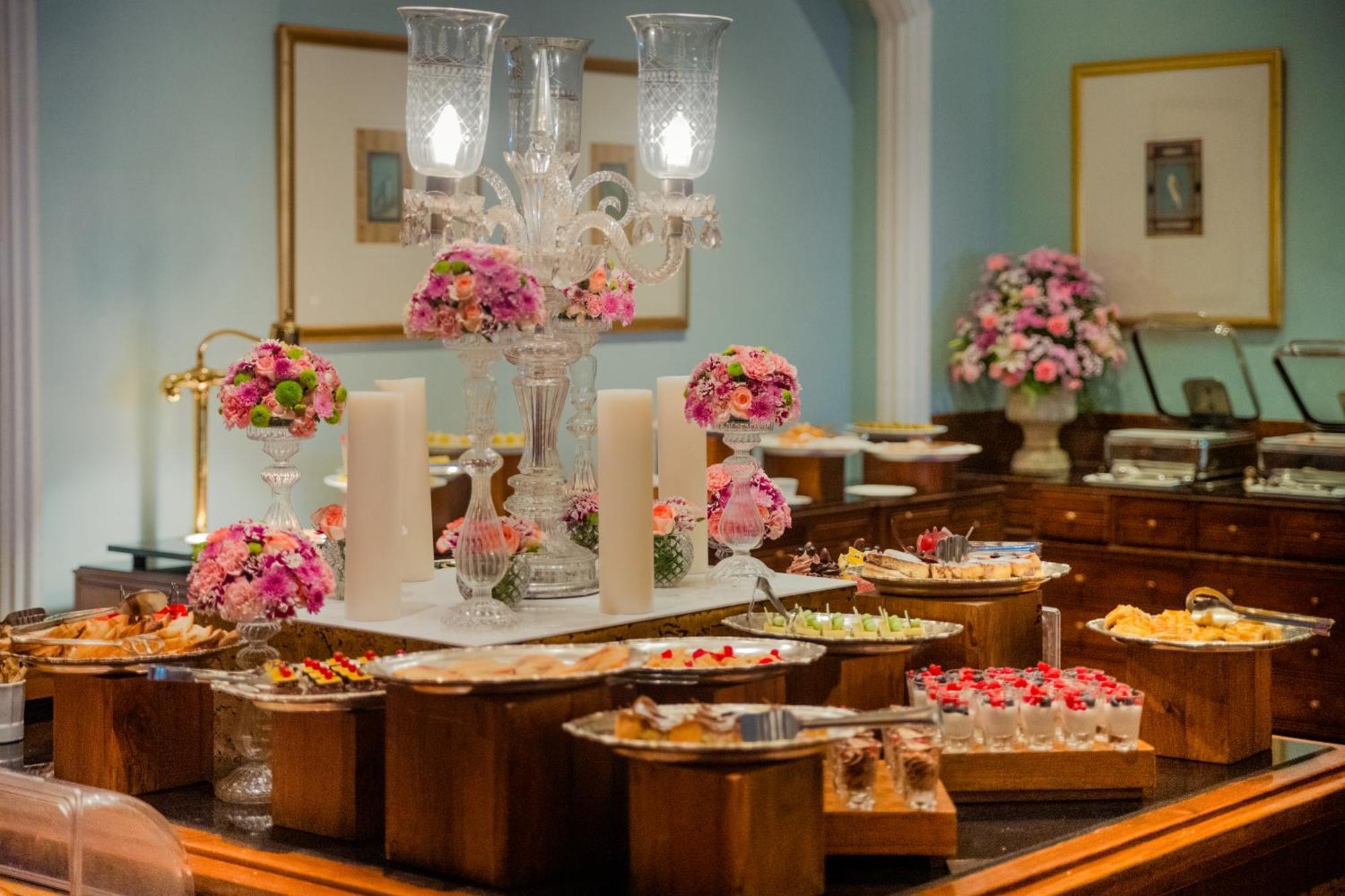 The Taj Mahal Tower, 5*