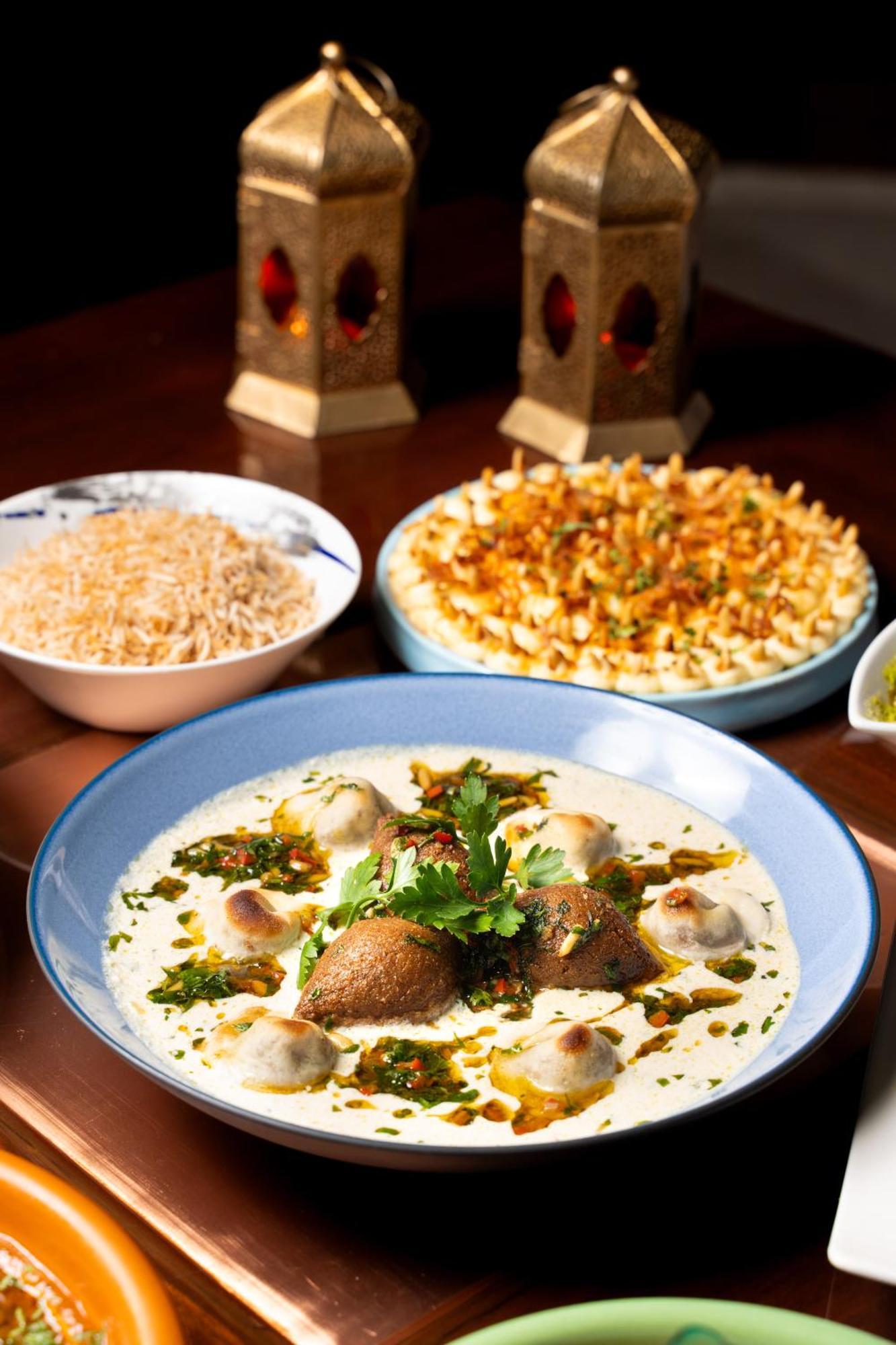 The Taj Mahal Tower, 5*