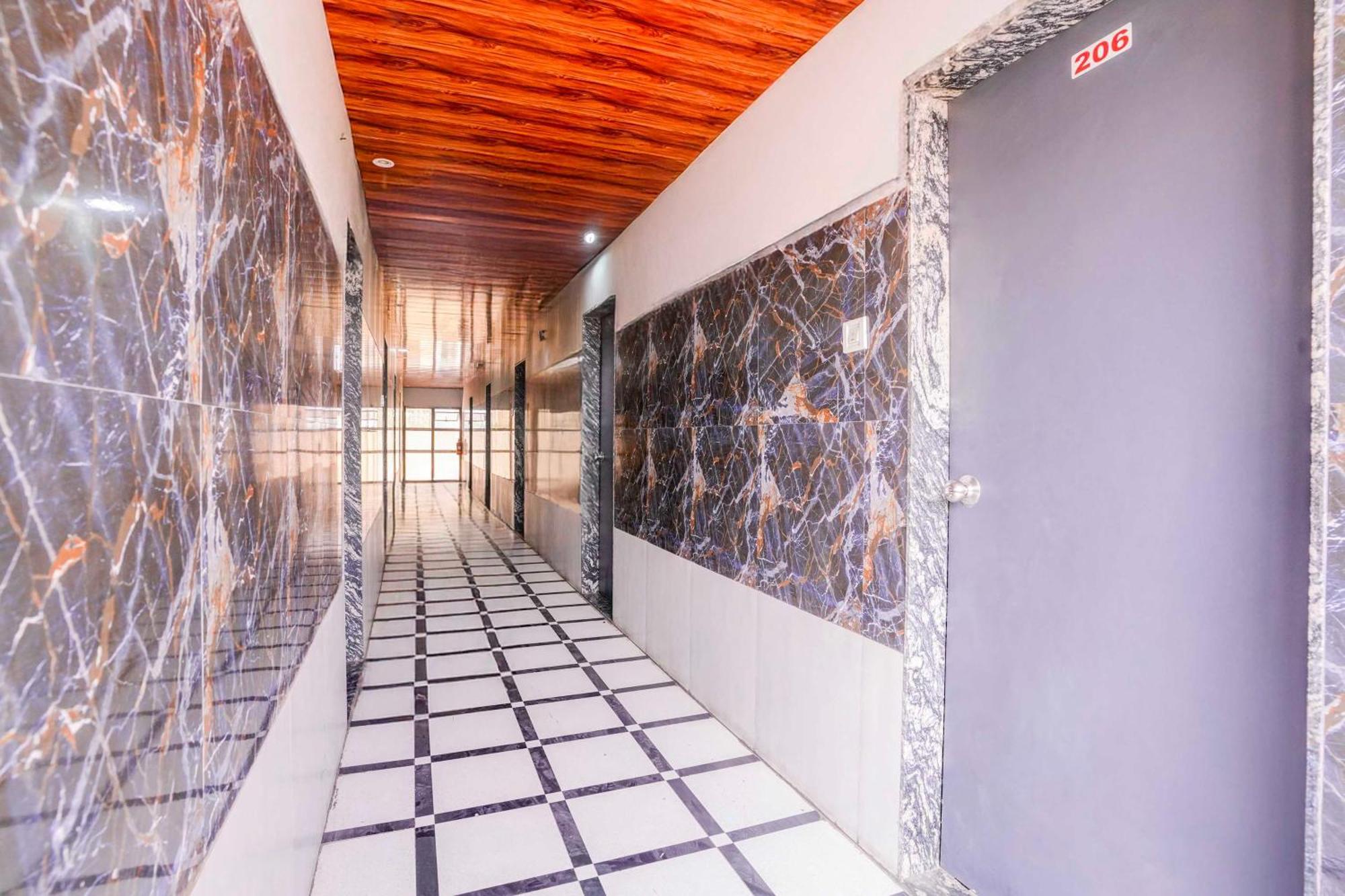 Collection O Khoni Taloja Bypass Hotel