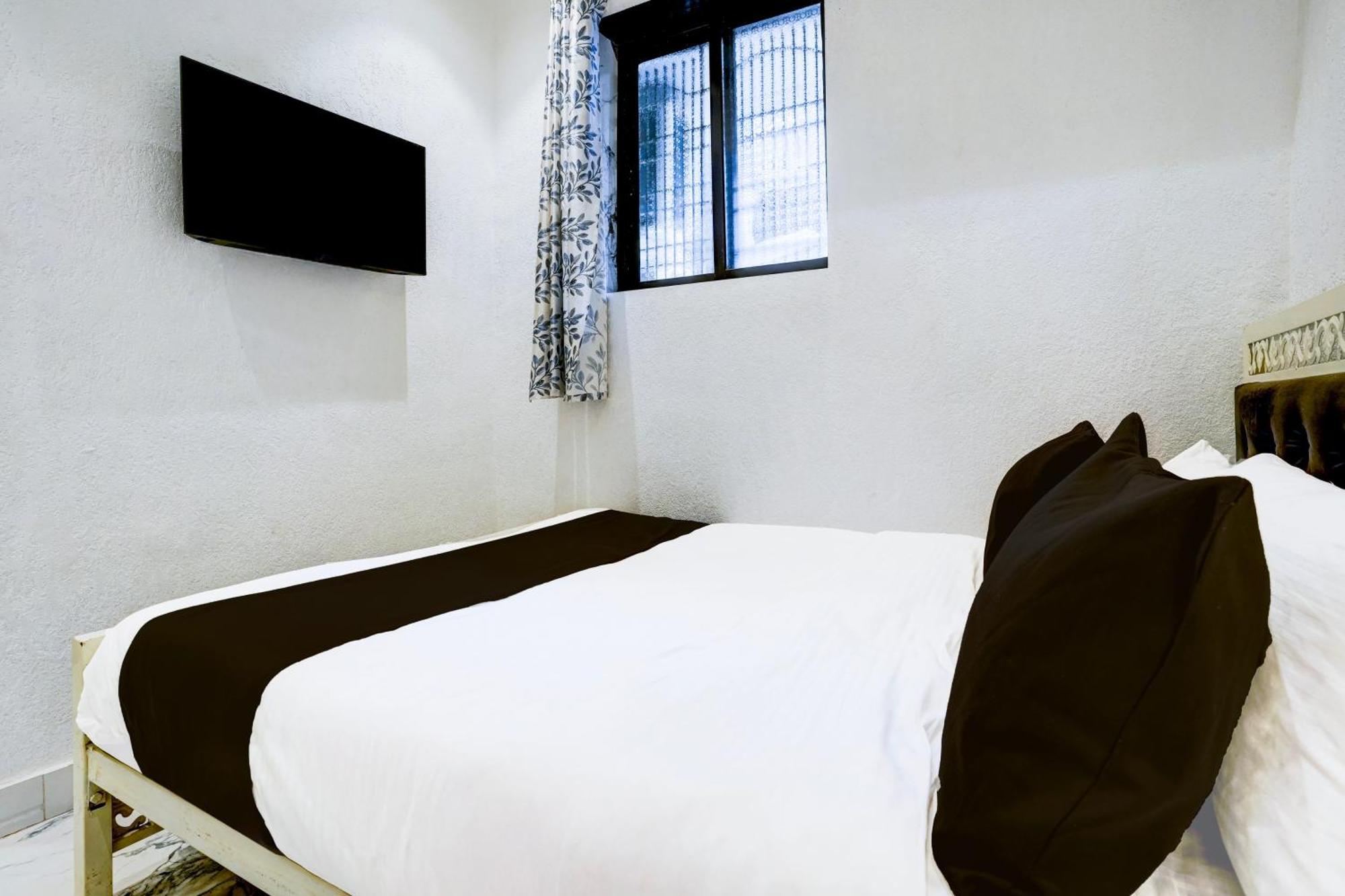 Hotel Super O Khar East Near Railway Station Mumbai