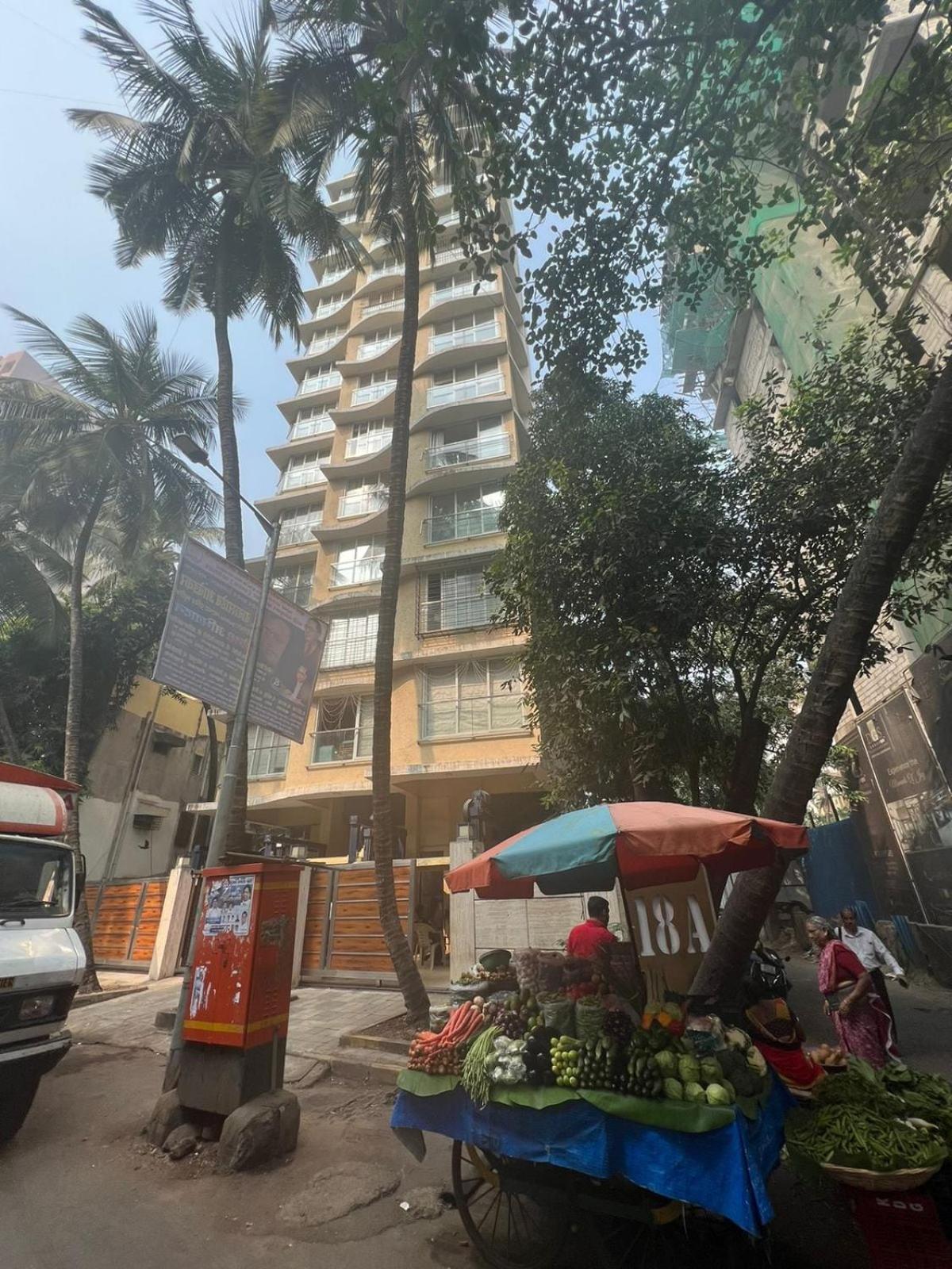 Modern 2bed Bandra Areaparkingunit 2