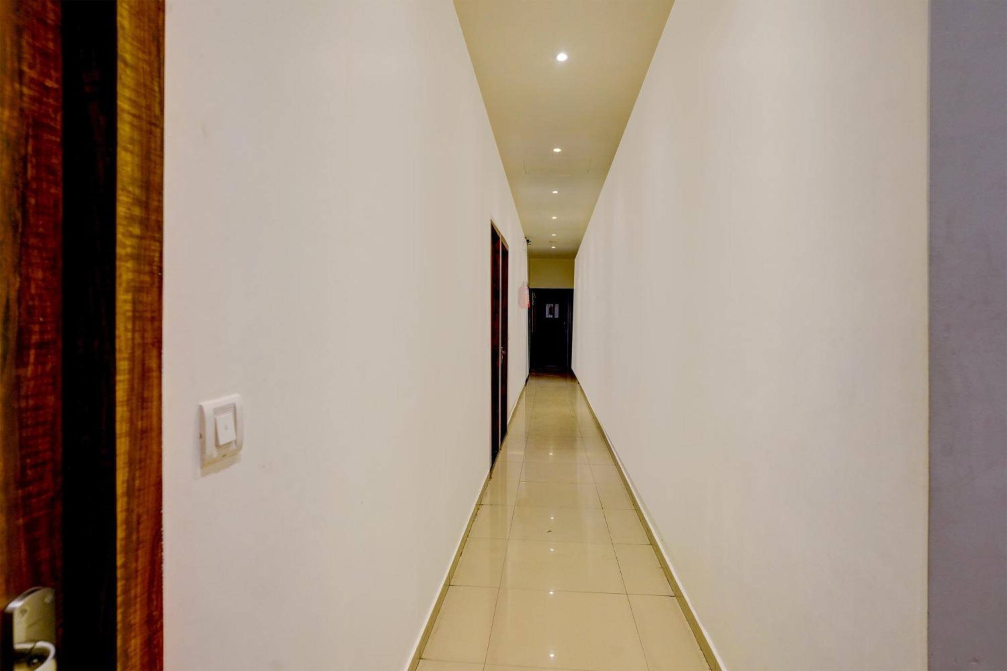 Super Collection O Sanpada Railway Junction 3*