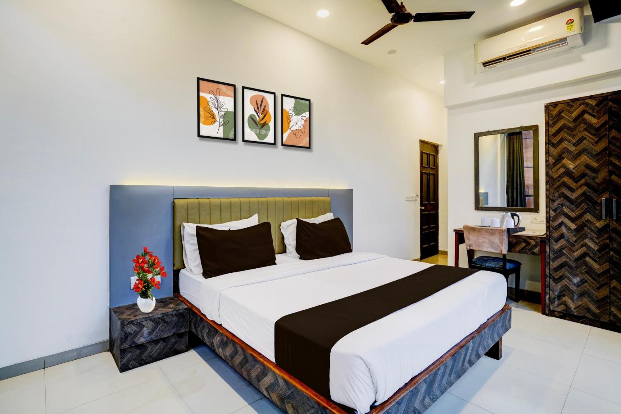 Hotel Super Collection O Sanpada Railway Junction 3*