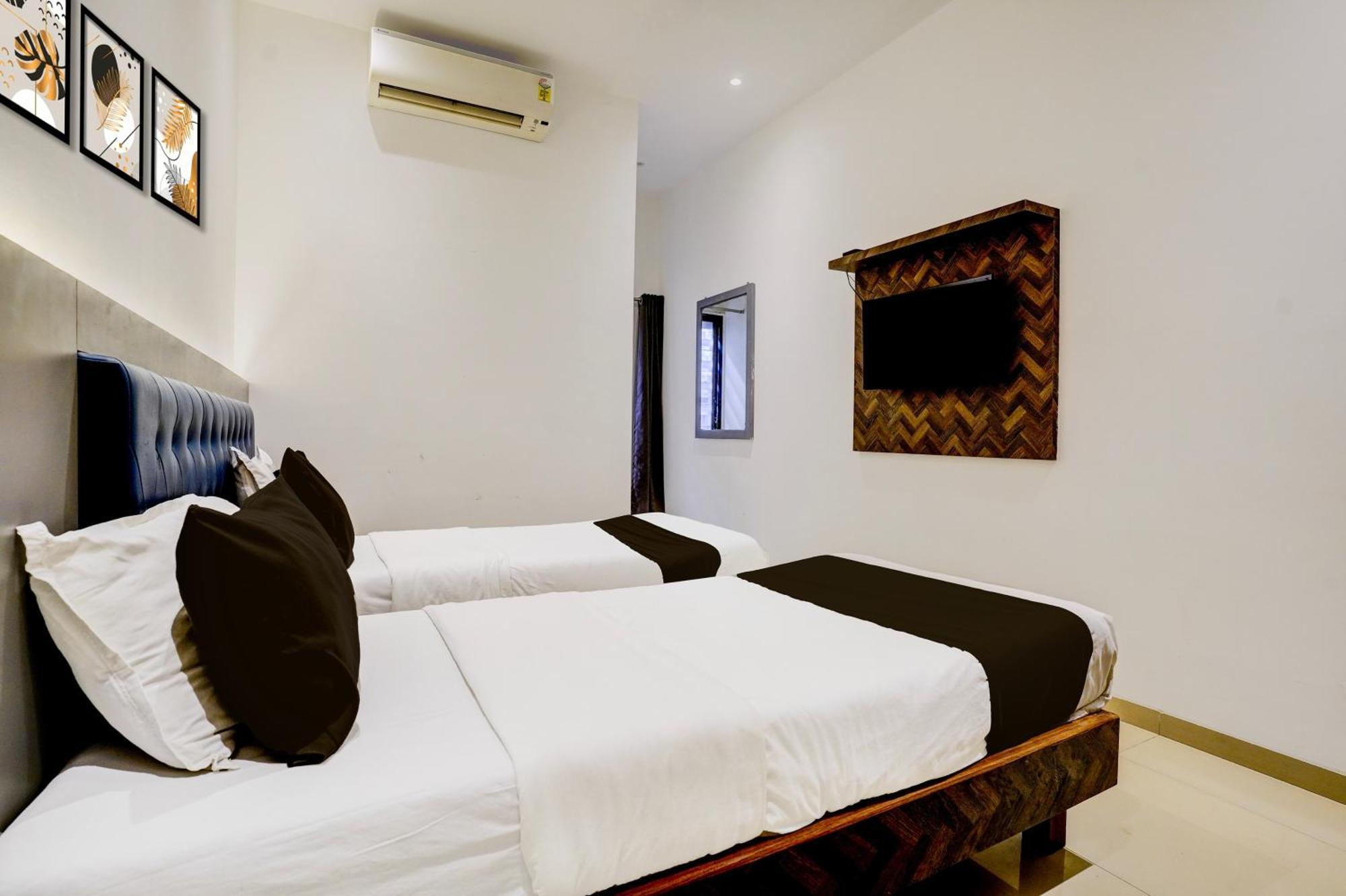 Super Collection O Sanpada Railway Junction 3*