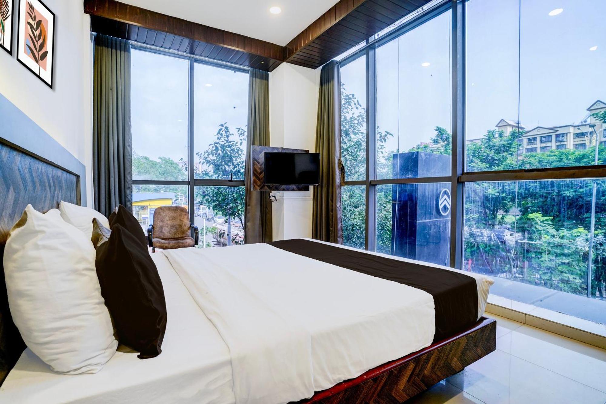 Super Collection O Sanpada Railway Junction 3*