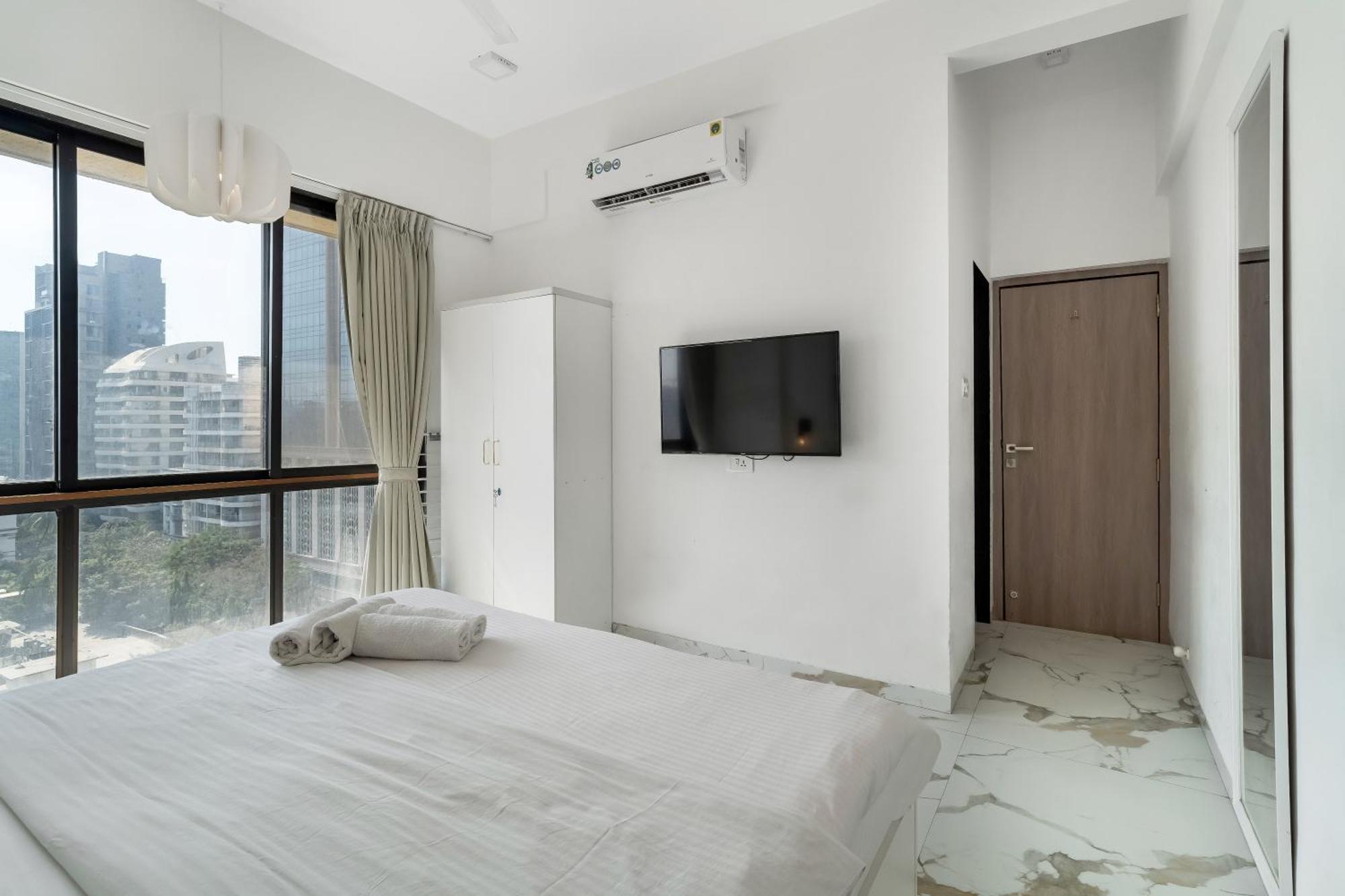 Milo Private 3bhk In Bandra Apartment