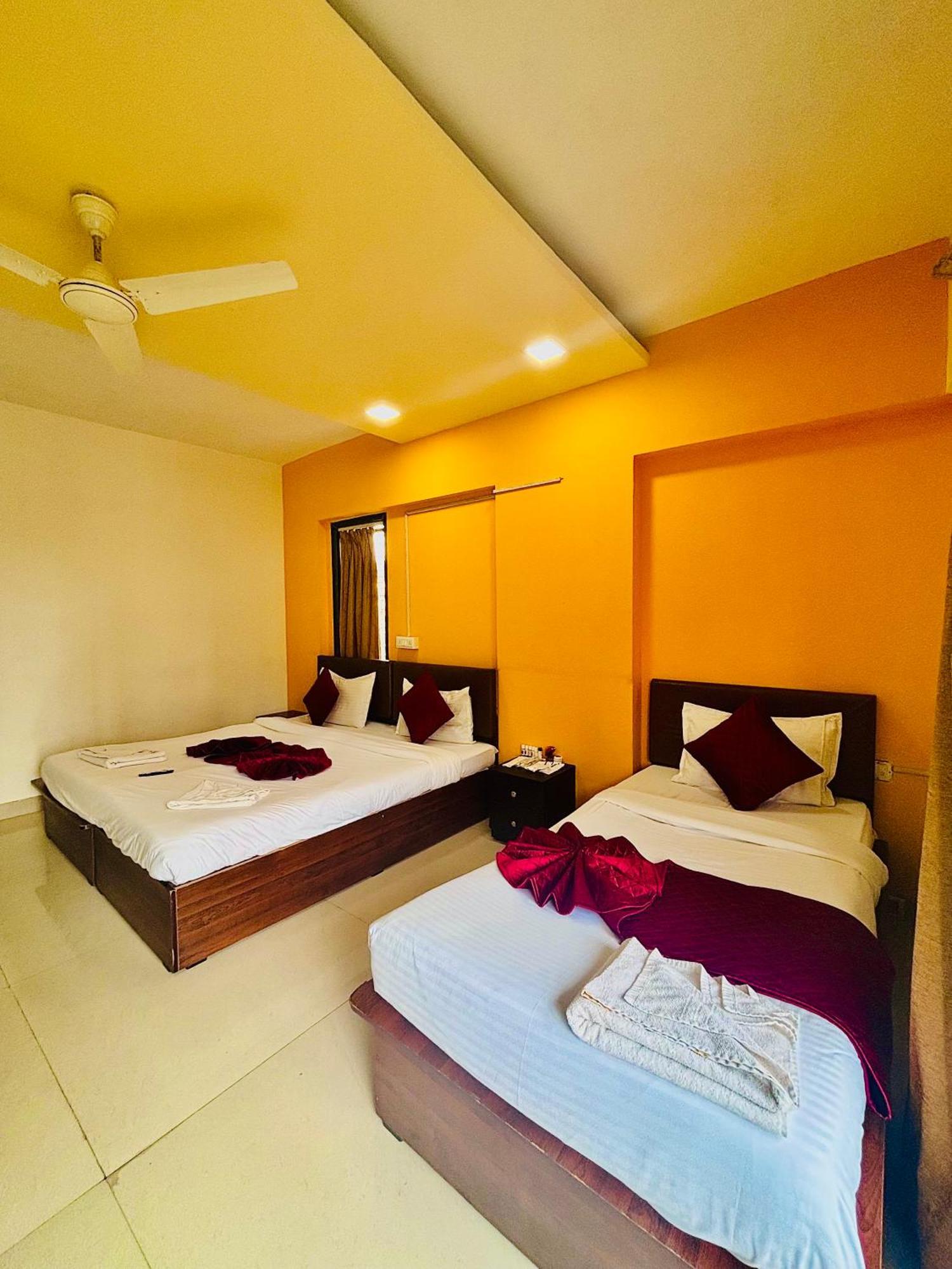 Hsquare Malad Elegant Service 4* Mumbai