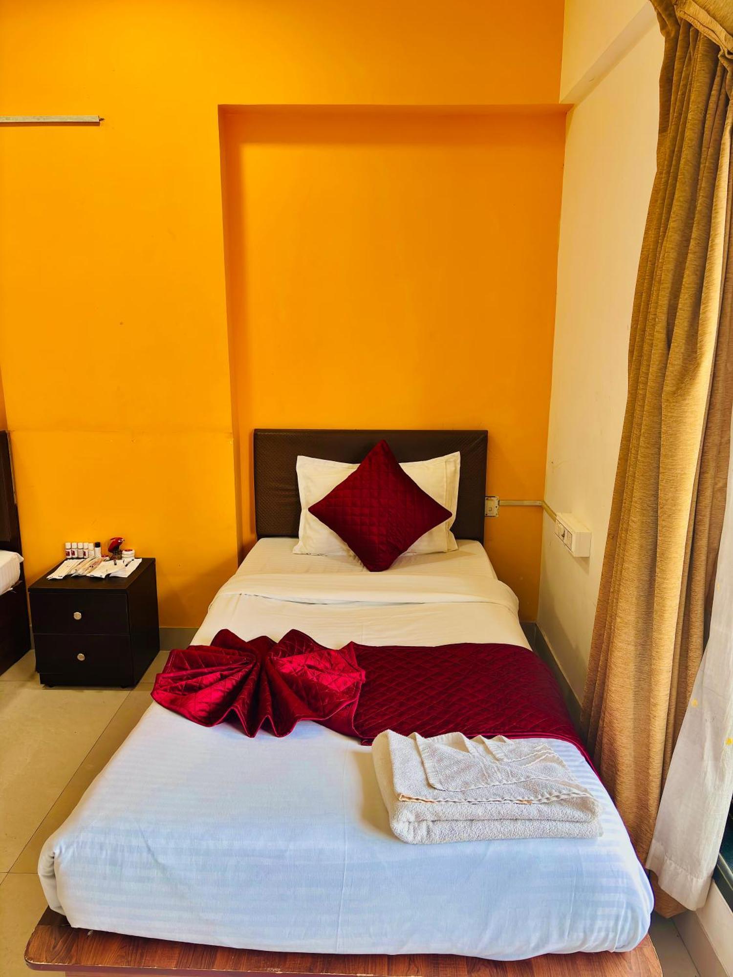 Bed & Breakfast Hsquare Service Malad 3*