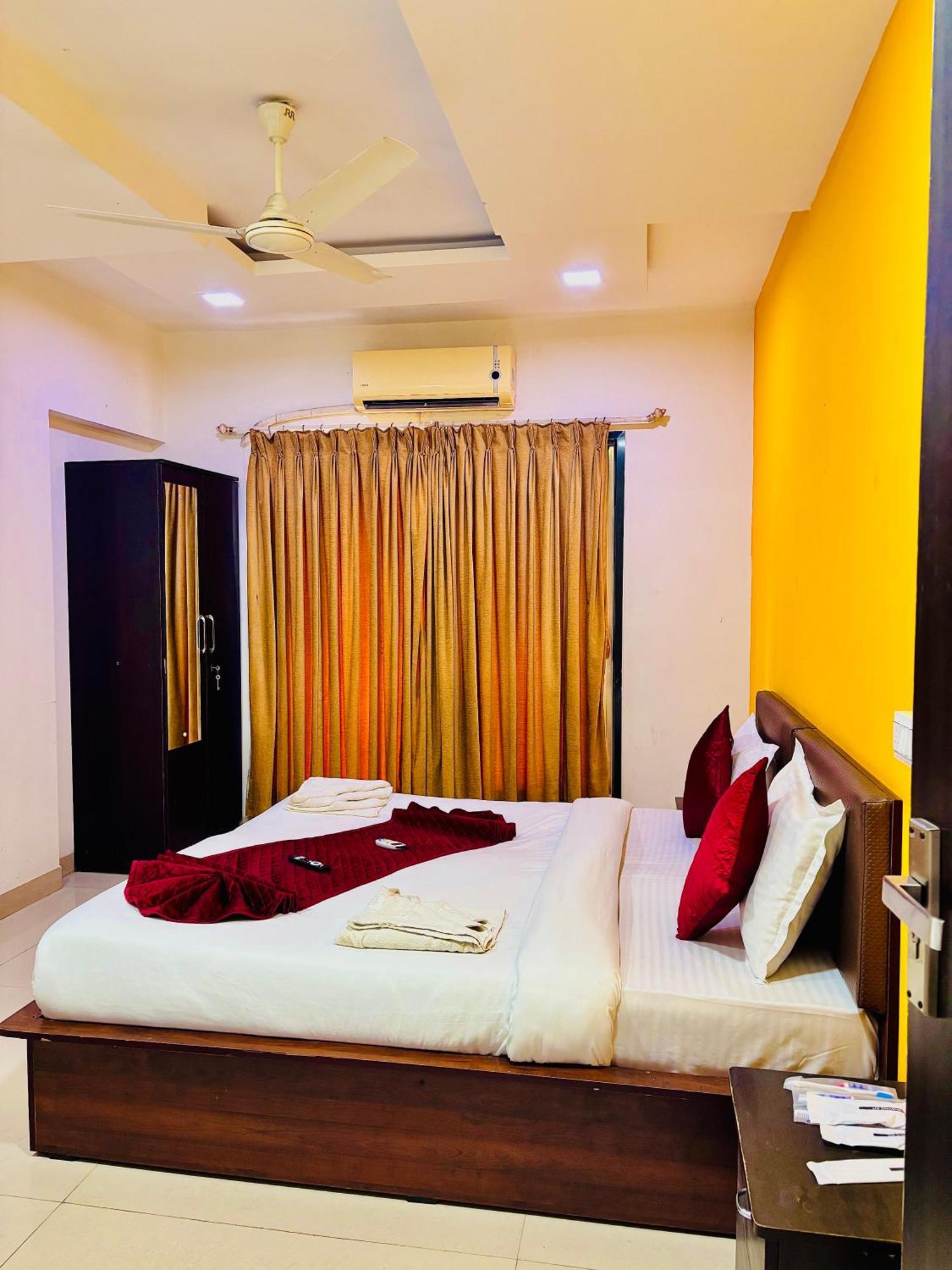 Hsquare Malad Elegant Service Mumbai