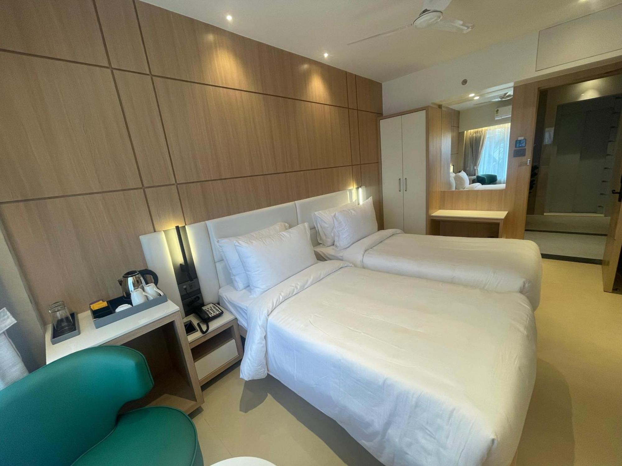 Galaxy Beacon Hotel, Santacruz ,mumbai Hotel