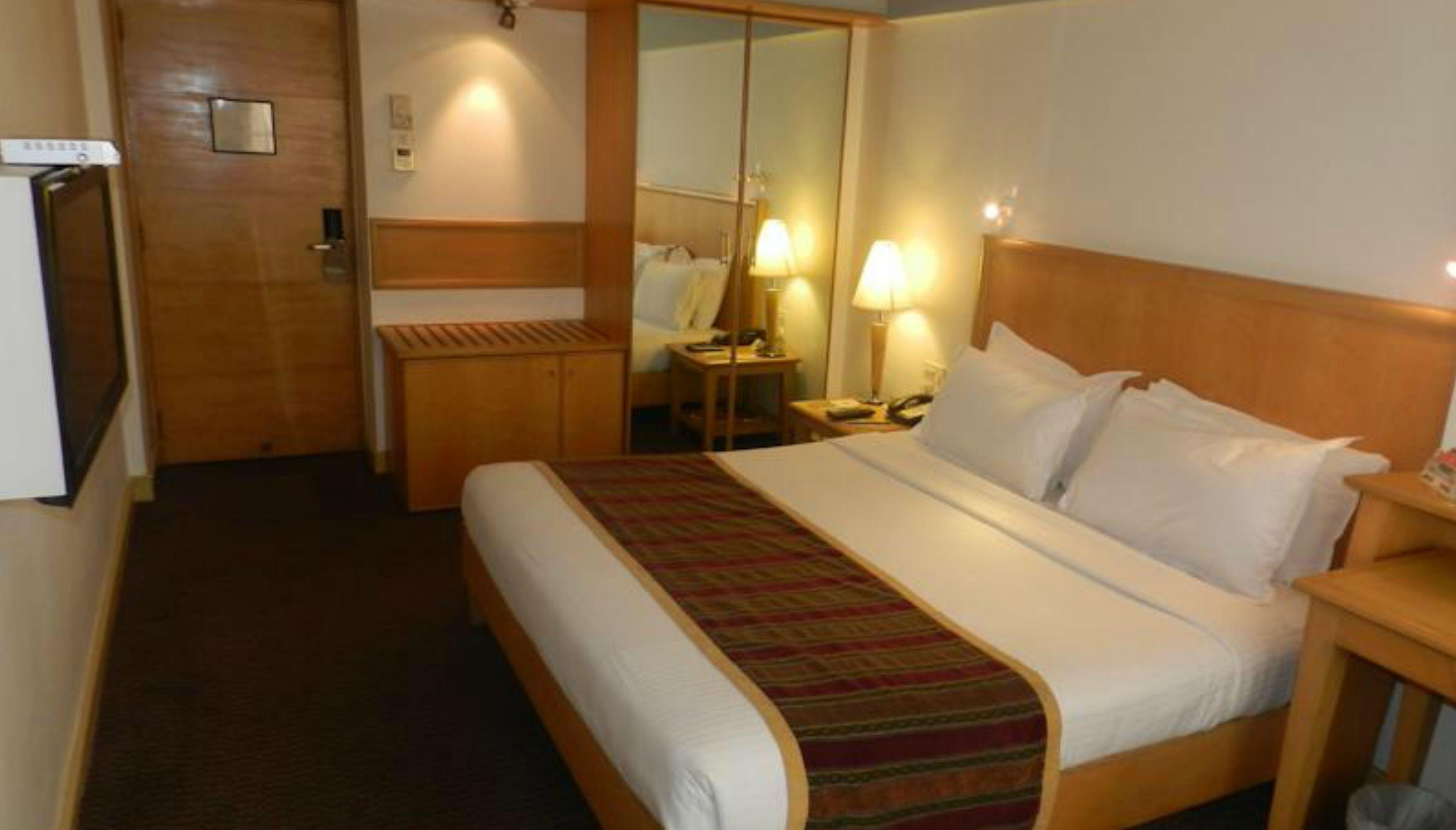 Fariyas , Colaba 4*