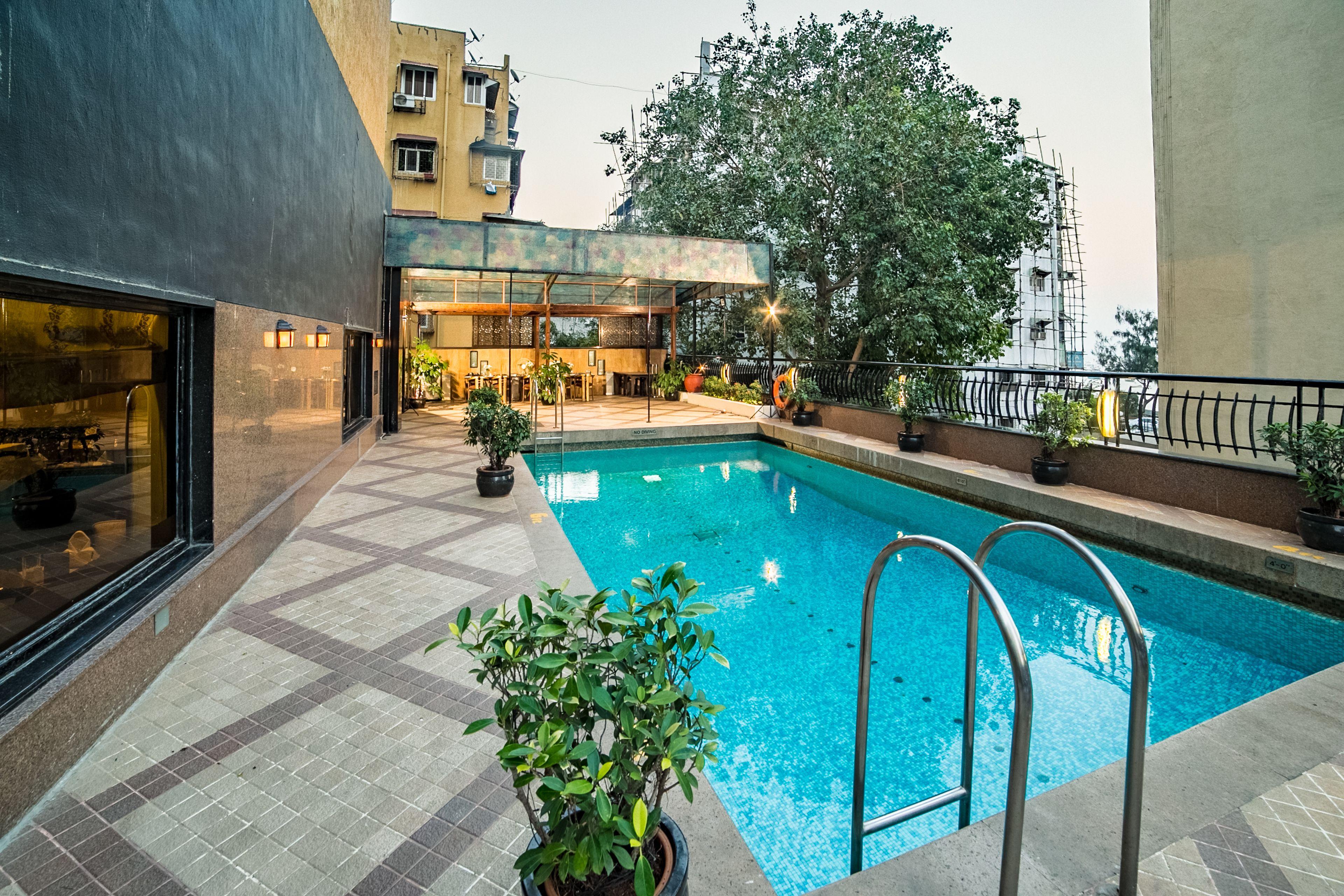 Fariyas , Colaba Hotel