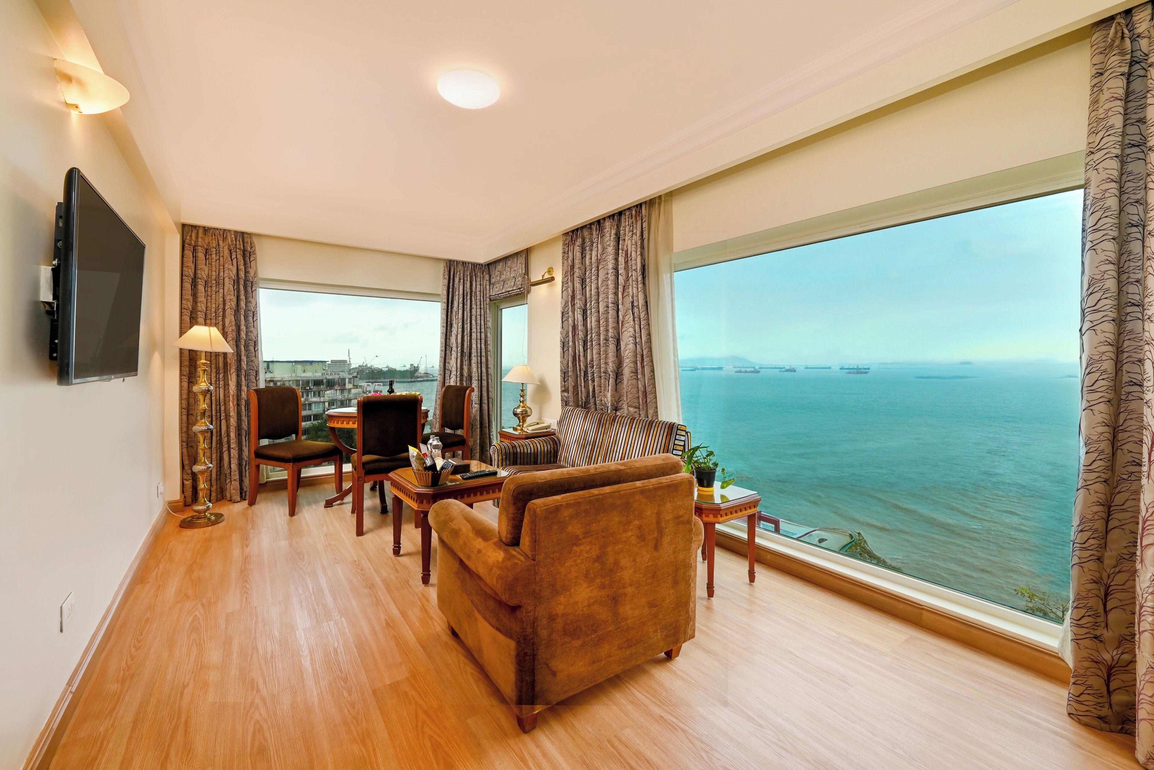 Fariyas , Colaba 4*