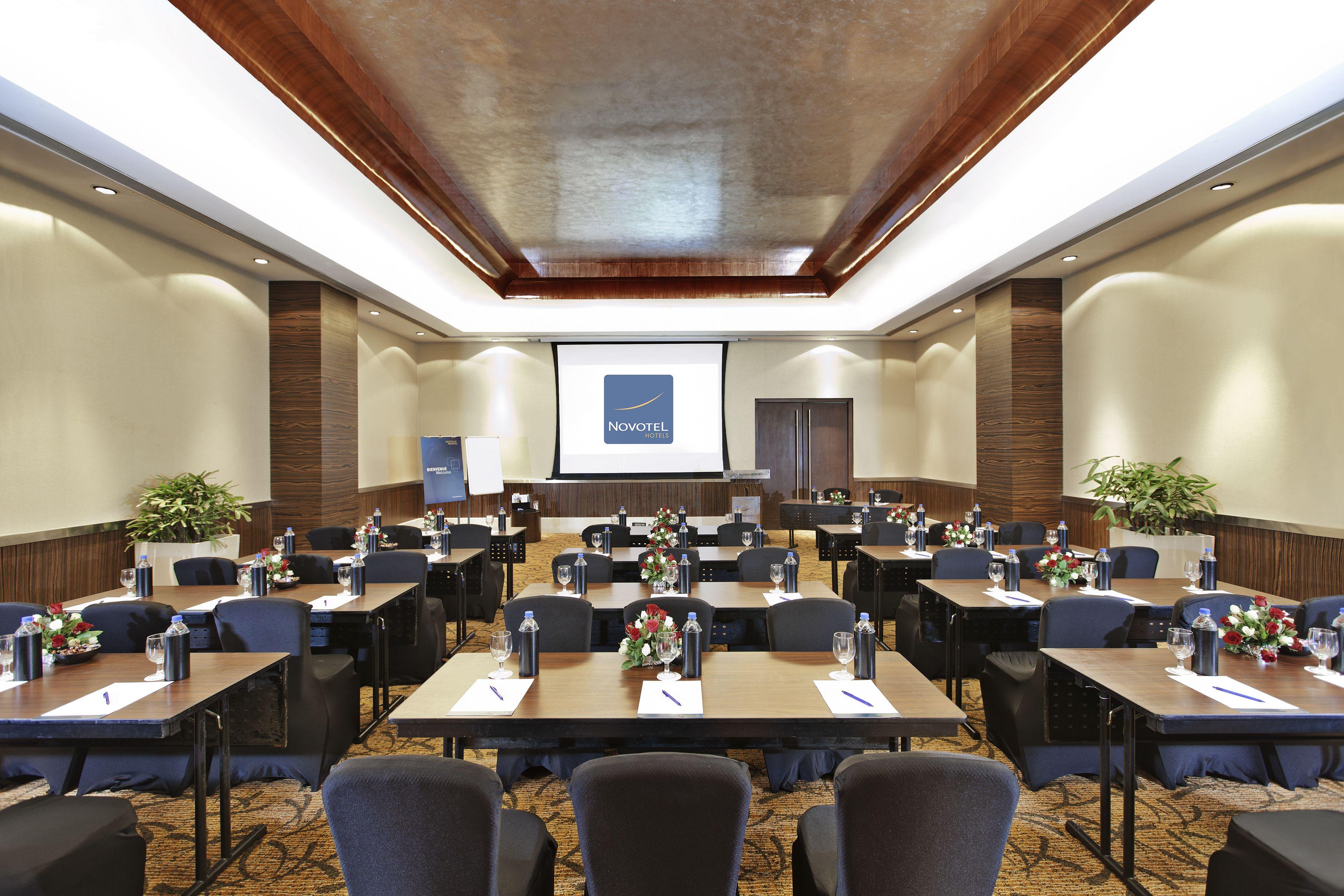 Novotel Juhu Hotel 5*