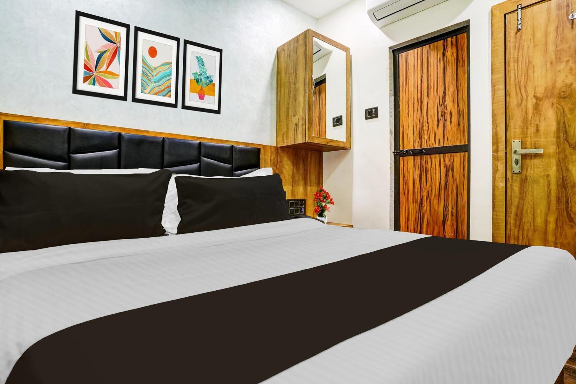 Hotel O Santacruz Railway Junction Formerly Kharsubway