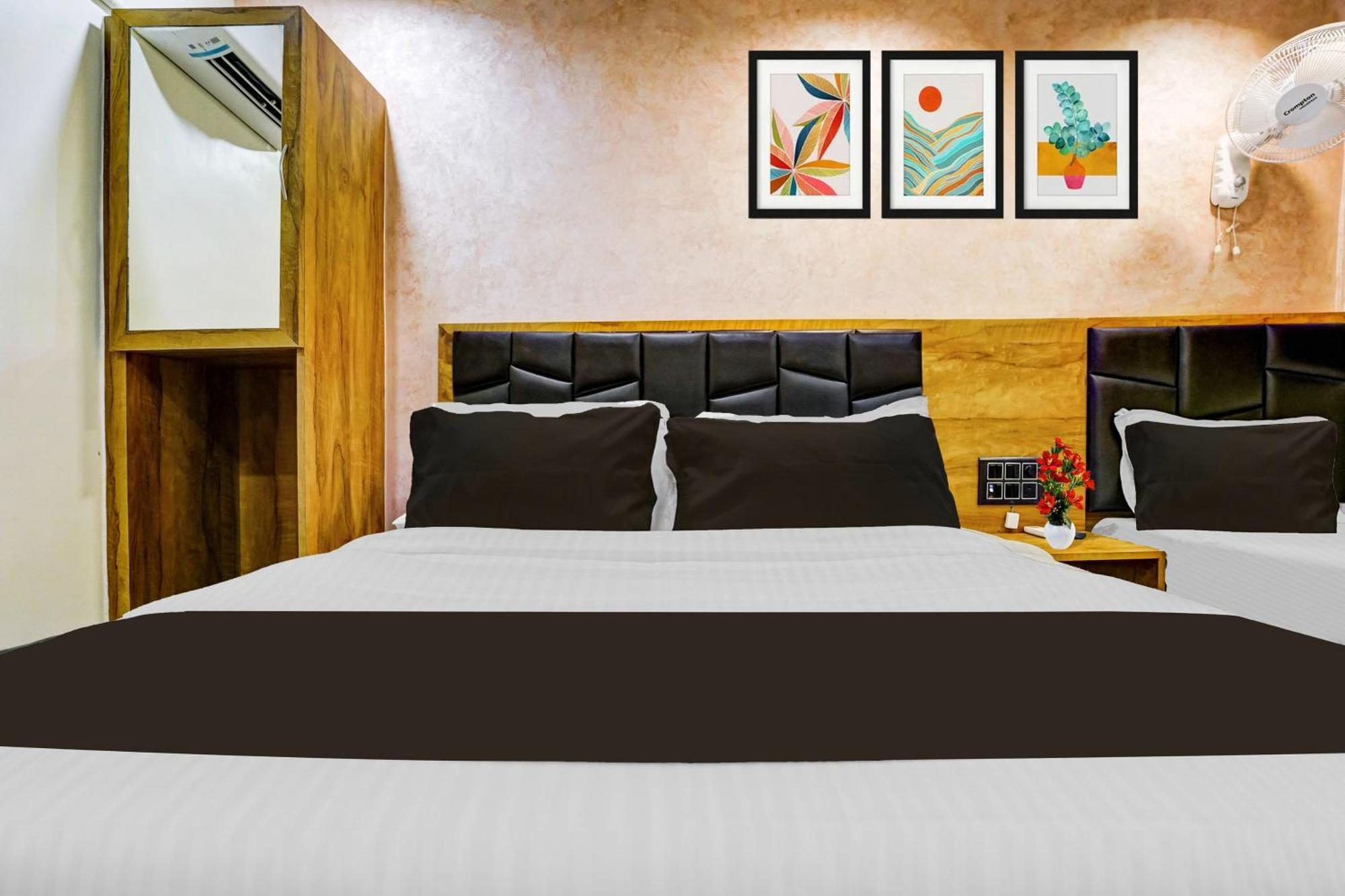 Super O Santacruz Railway Junction Formerly Kharsubway 3*