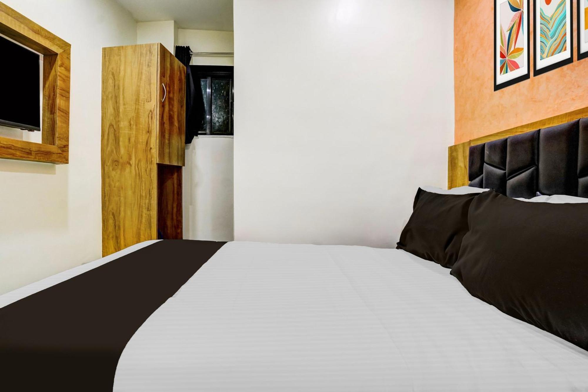 Super O Santacruz Railway Junction Formerly Kharsubway Hotel