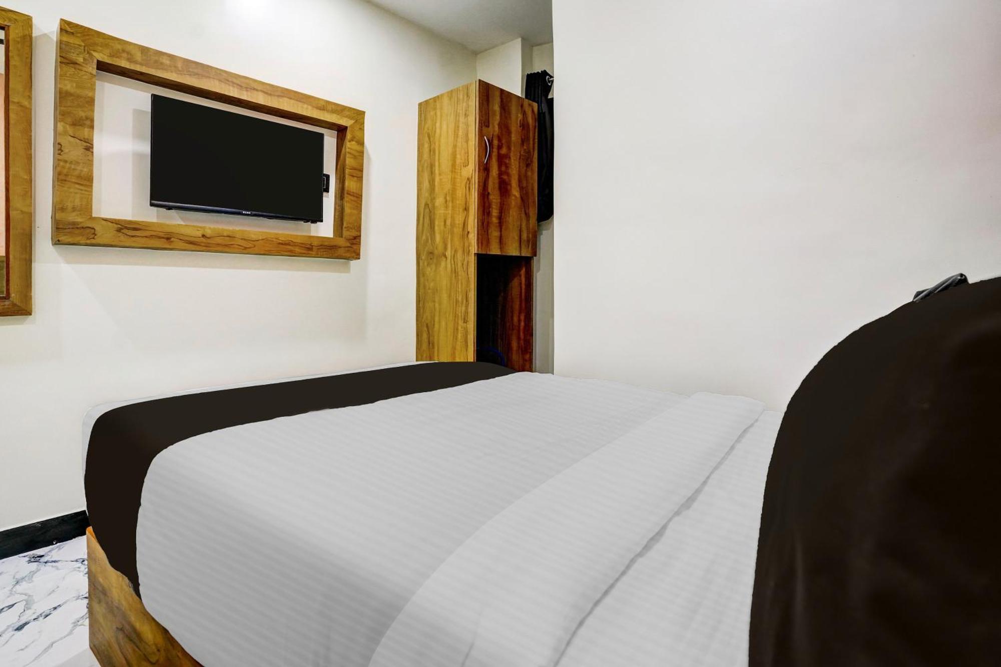 Super O Santacruz Railway Junction Formerly Kharsubway Hotel 3*