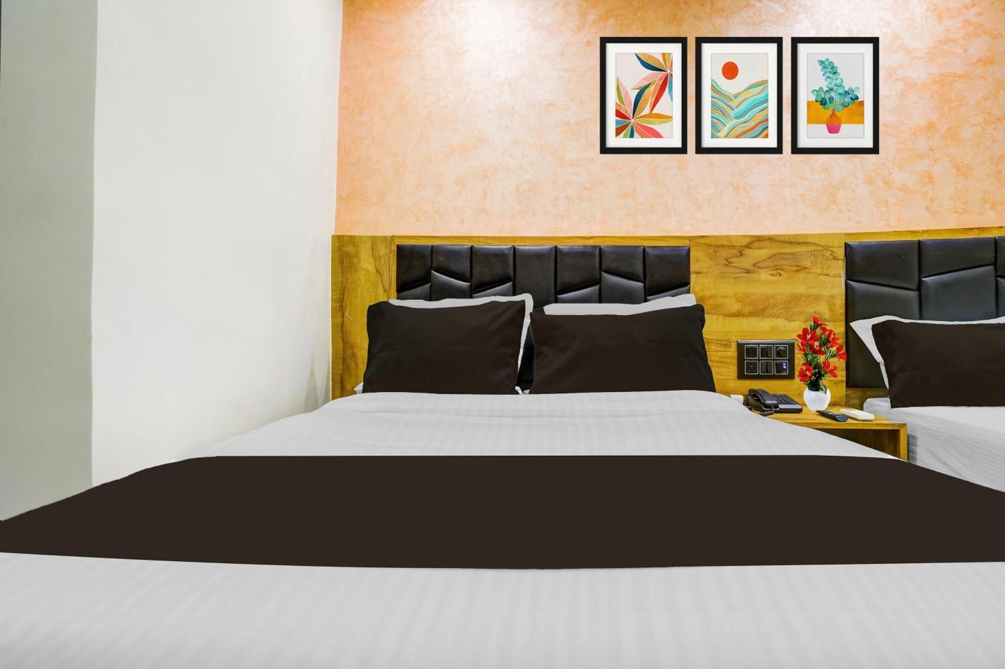 Super O Santacruz Railway Junction Formerly Kharsubway