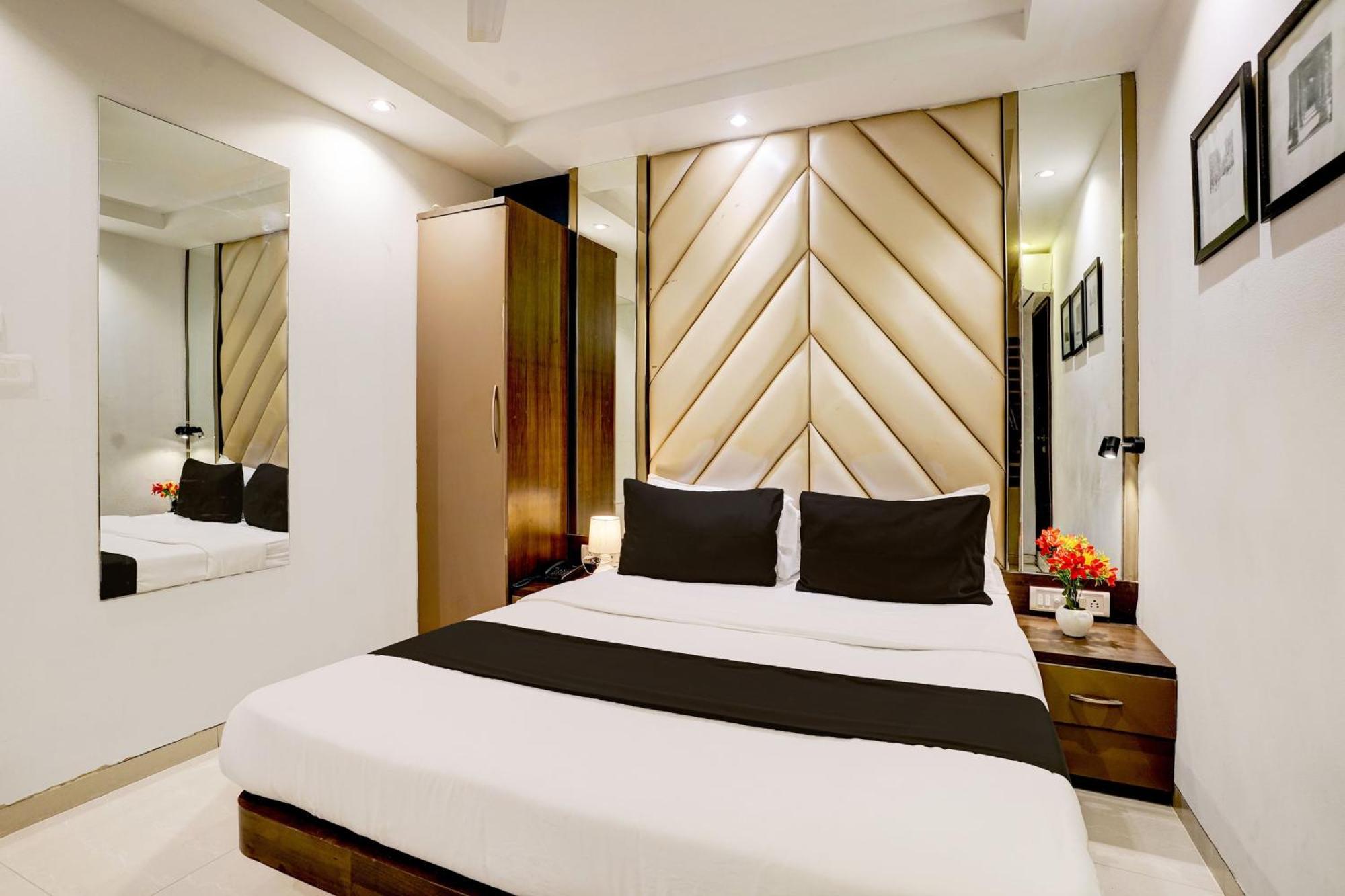 Hotel Collection O Chhatrapati Shivaji Maharaj Metro Station