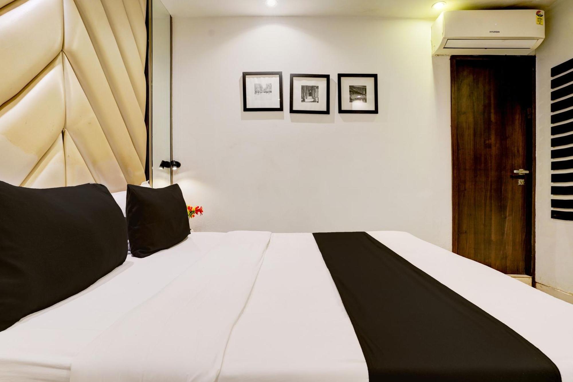 Collection O Chhatrapati Shivaji Maharaj Metro Station 3*