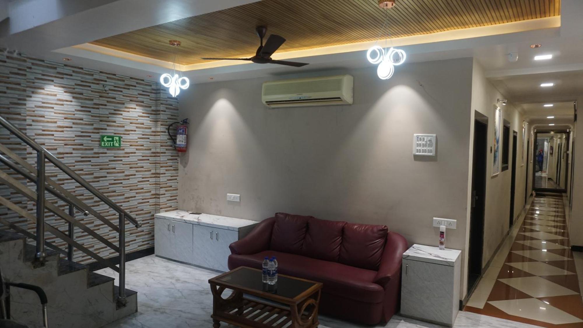 Blue Sunrise 3* Mumbai